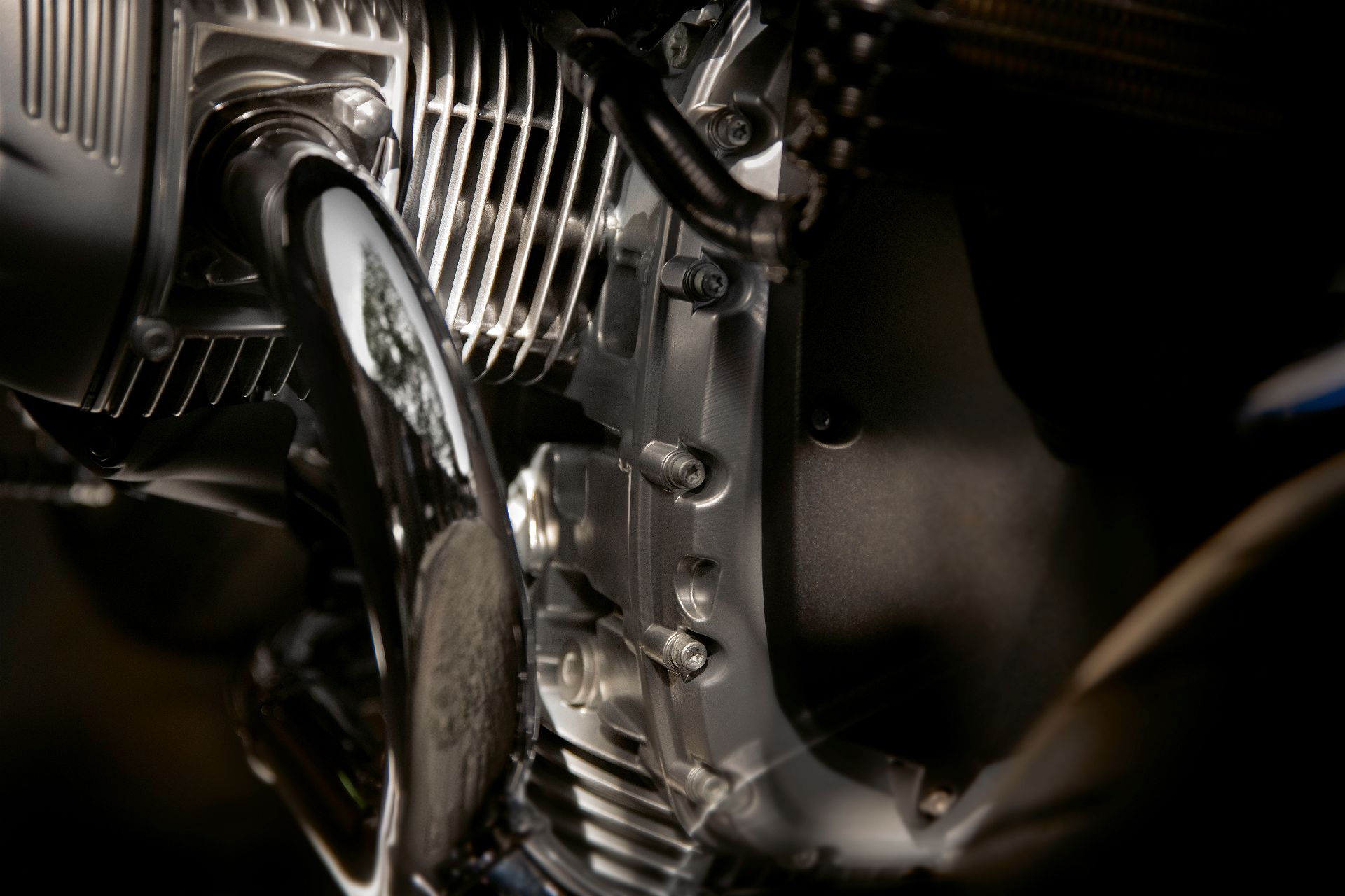 BMW R nineT /5 Combines Retro Looks With 21st Century Tech