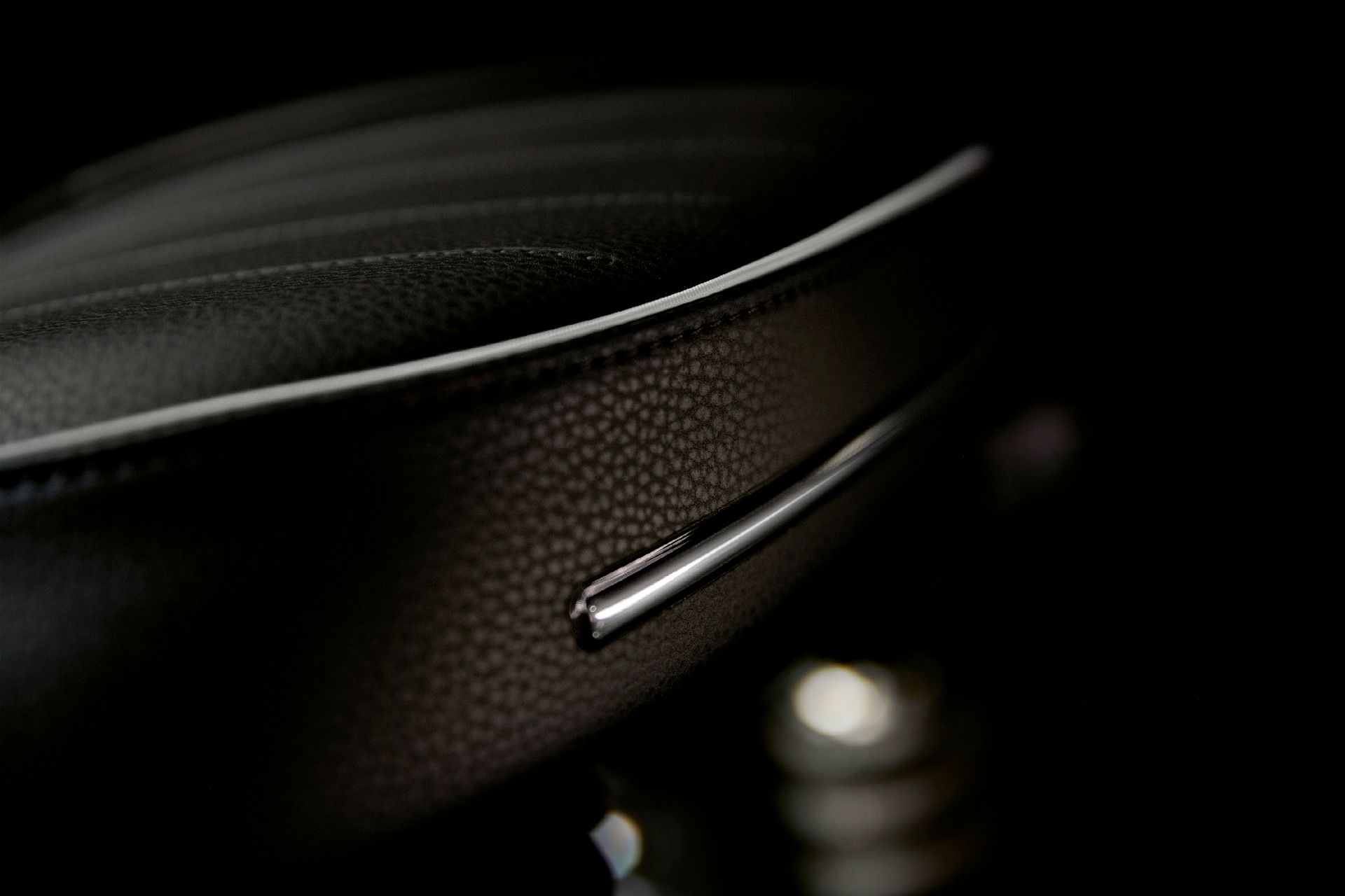 BMW R nineT /5 Combines Retro Looks With 21st Century Tech