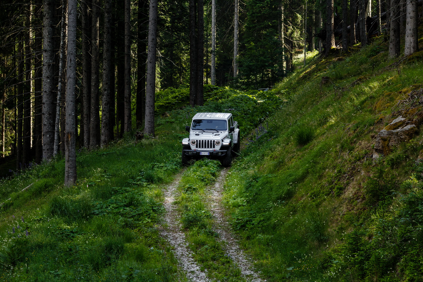 Euro-Spec Jeep Gladiator Getting 256 HP Diesel V6, Will Launch In 2020