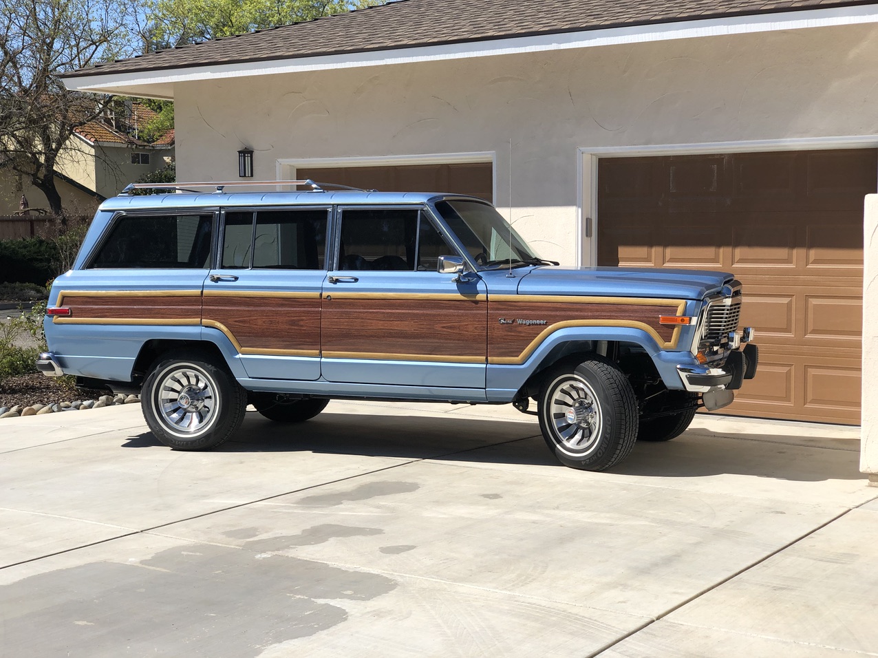 1984 Jeep Grand Wagoneer With ‘Vette LS1 V8 Swap Sells For A Cool $61,000