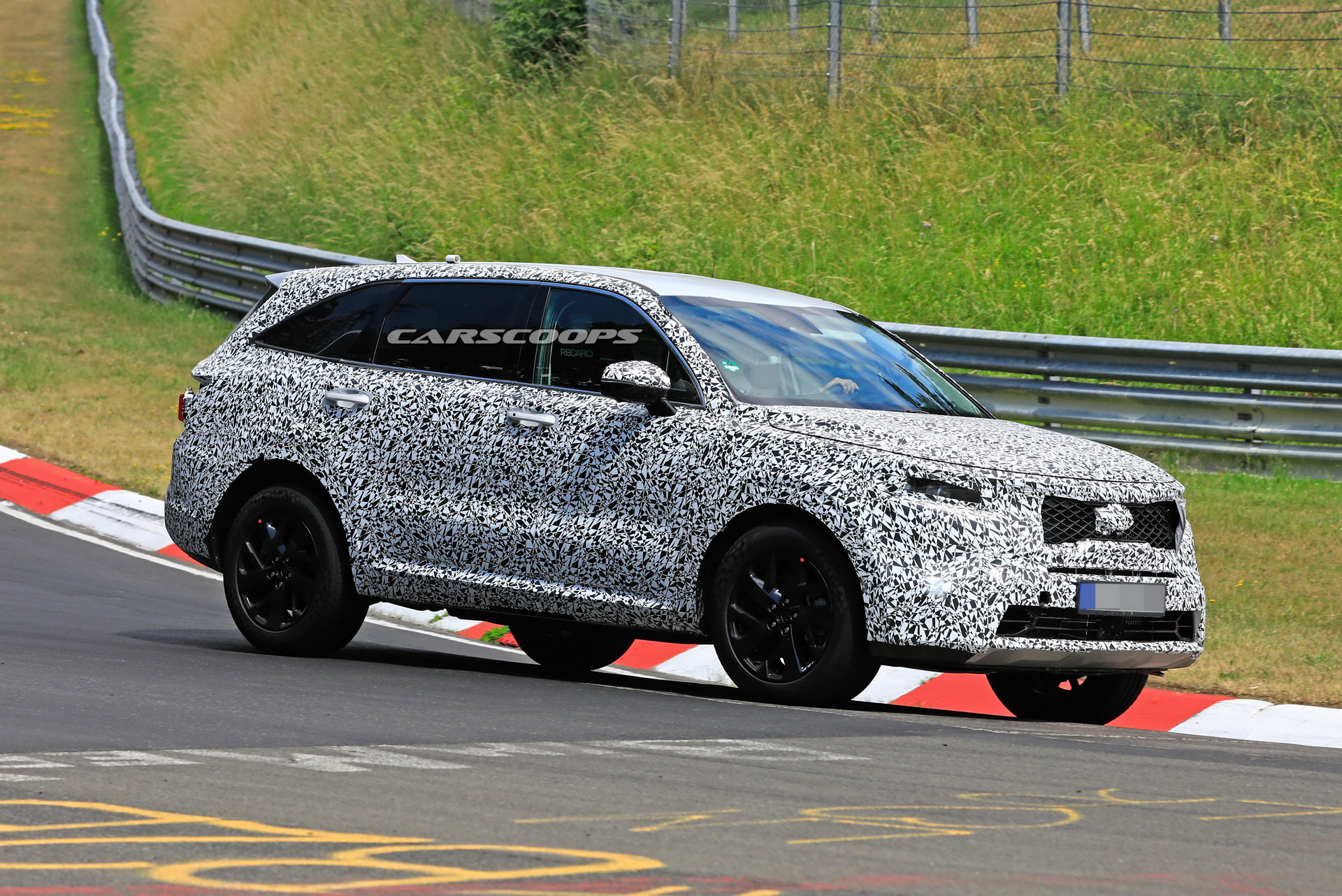 2021 Kia Sorento Hits The Track Wearing Tighter-Fitting Camo