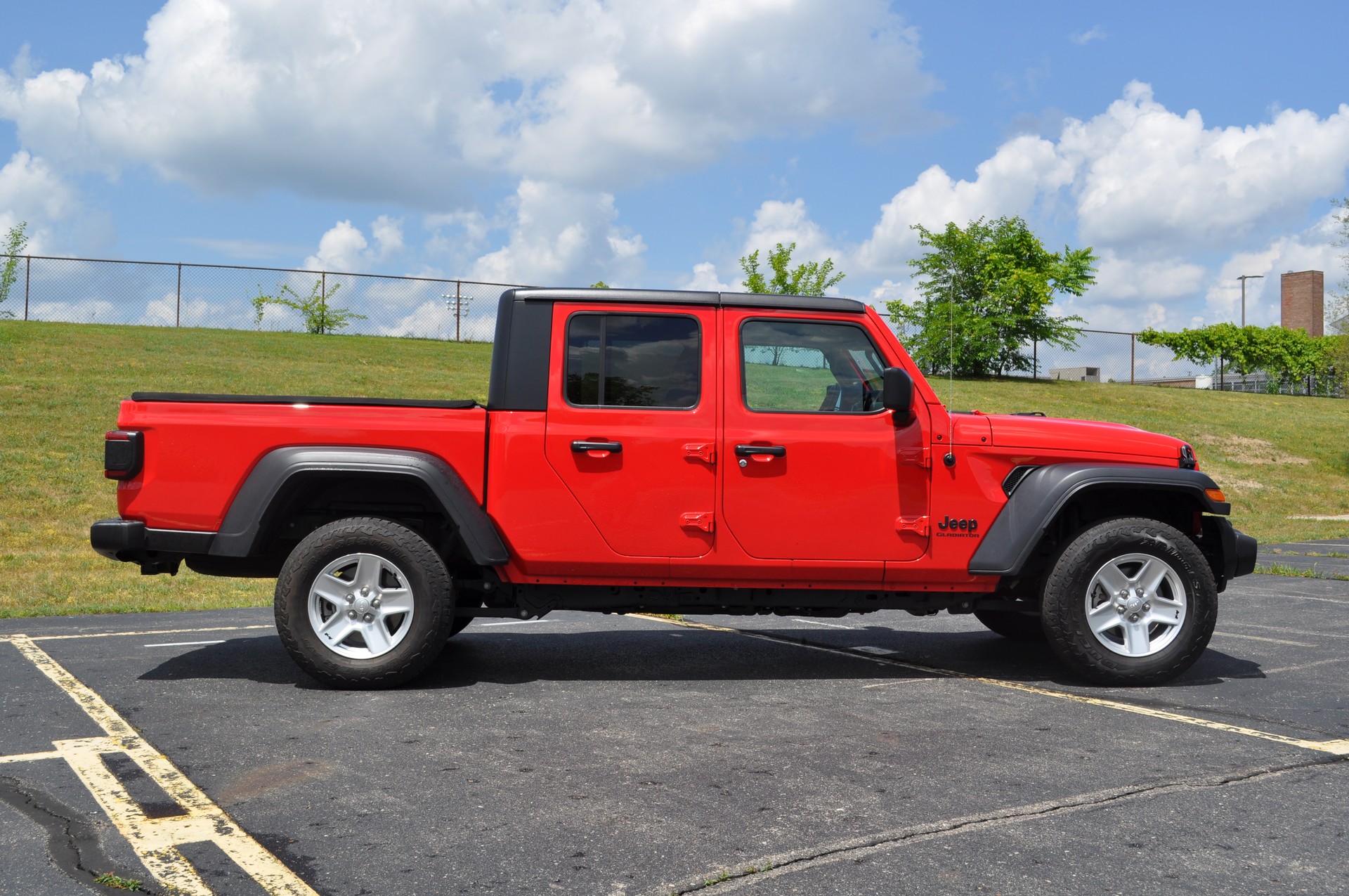 Driven: 2020 Jeep Gladiator Marks The End Of Boring Mid-Size Pickups