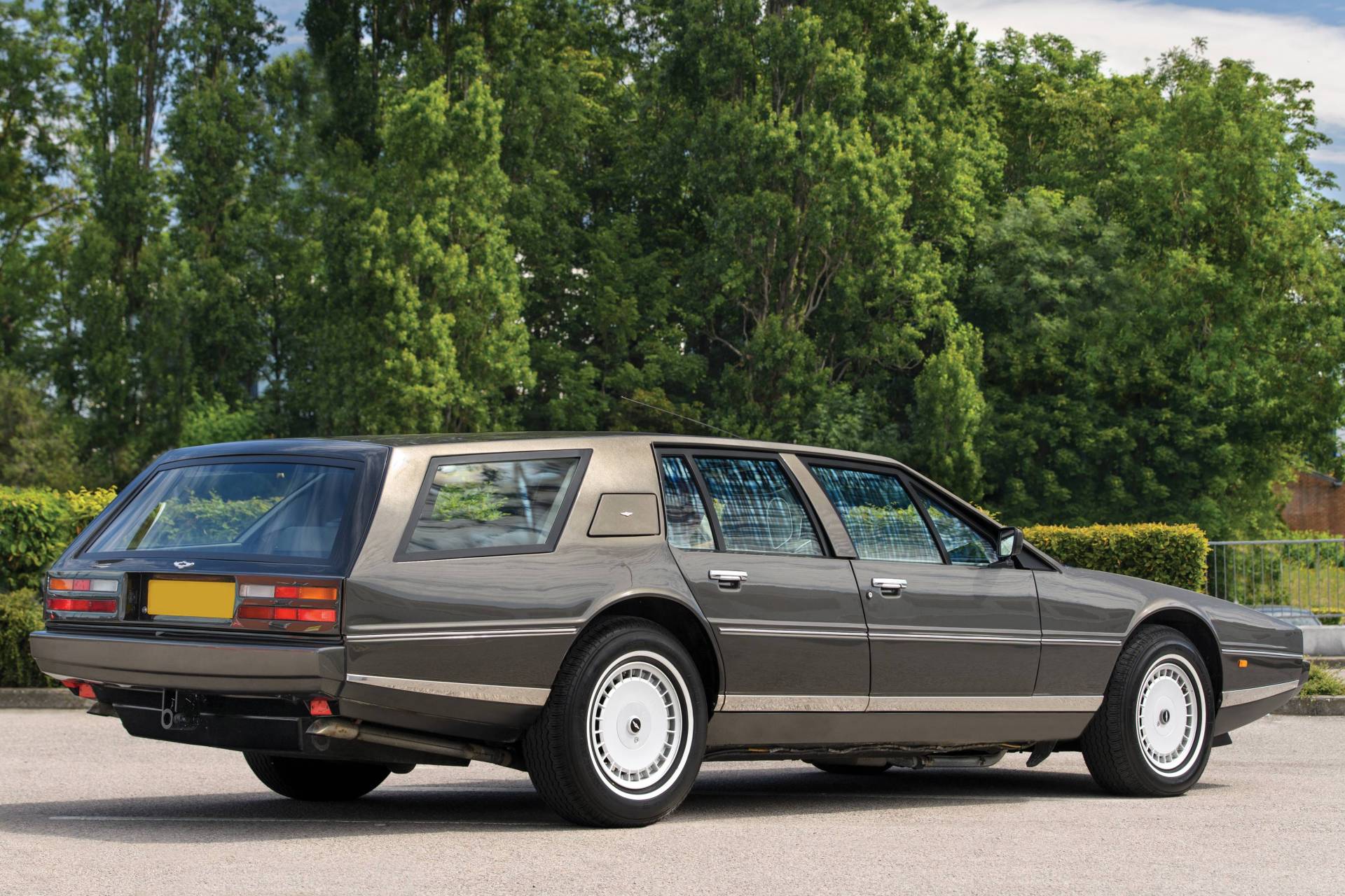This 1987 Aston Martin Lagonda Shooting Brake Conversion Is Weirdly Appealing