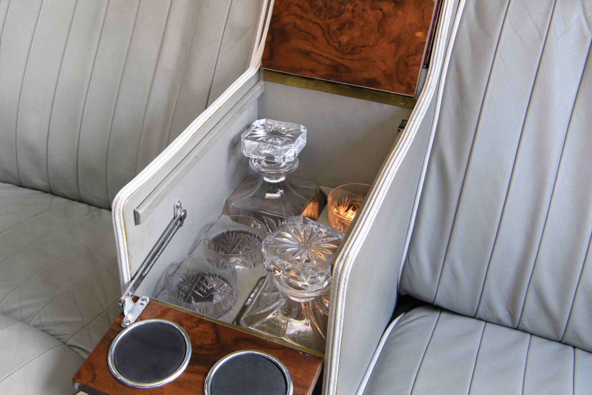 This 1987 Aston Martin Lagonda Shooting Brake Conversion Is Weirdly Appealing