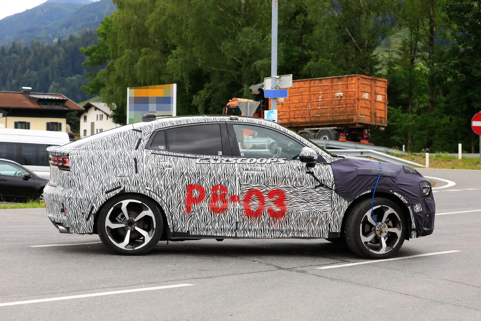 Lynk & Co 05 Loses Some Camo While Conducting Testing In The Alps