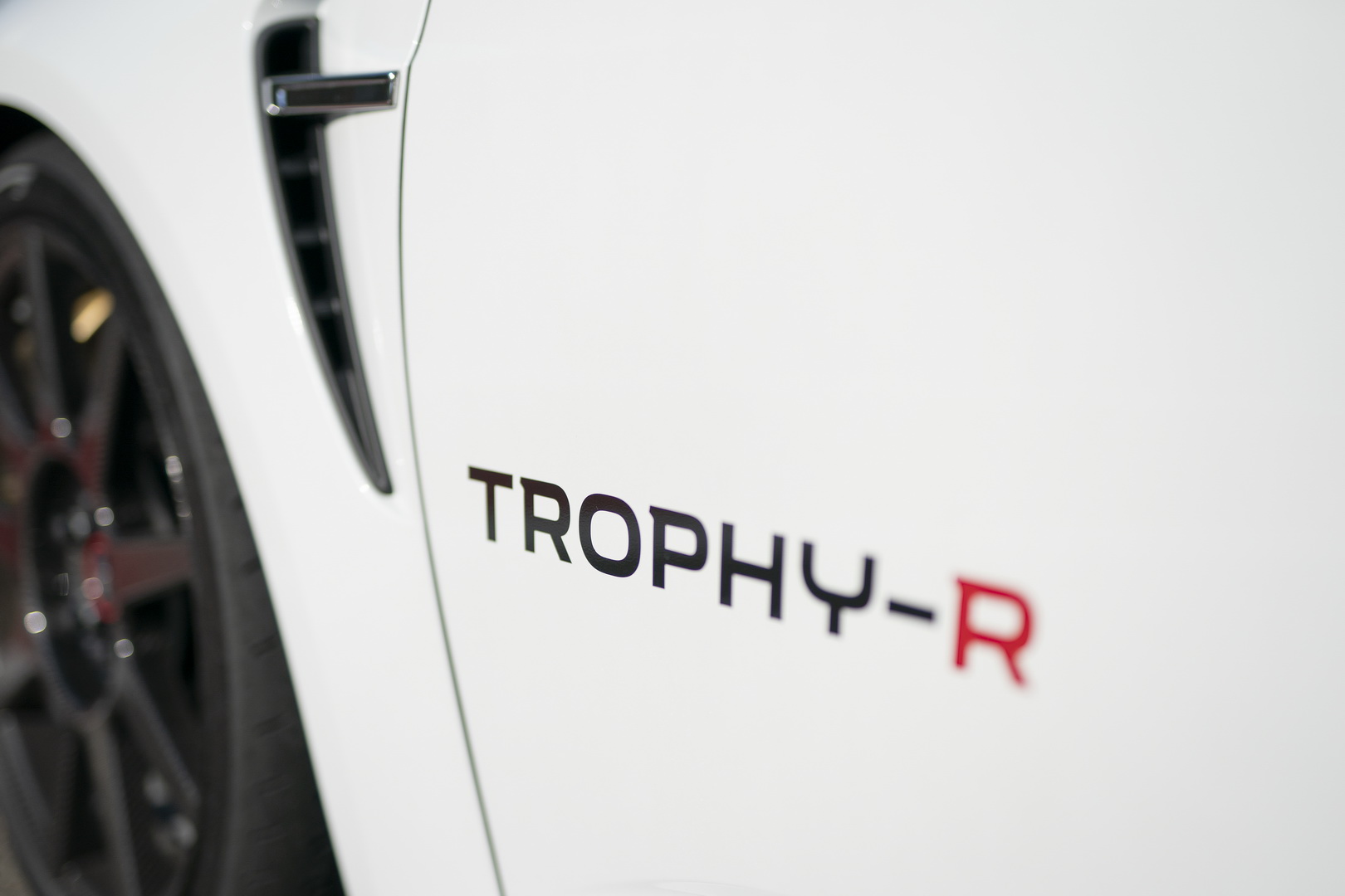 Megane RS Trophy-R Costs Up To £72,140 – Or £3K Less Than A 718 Cayman GT4