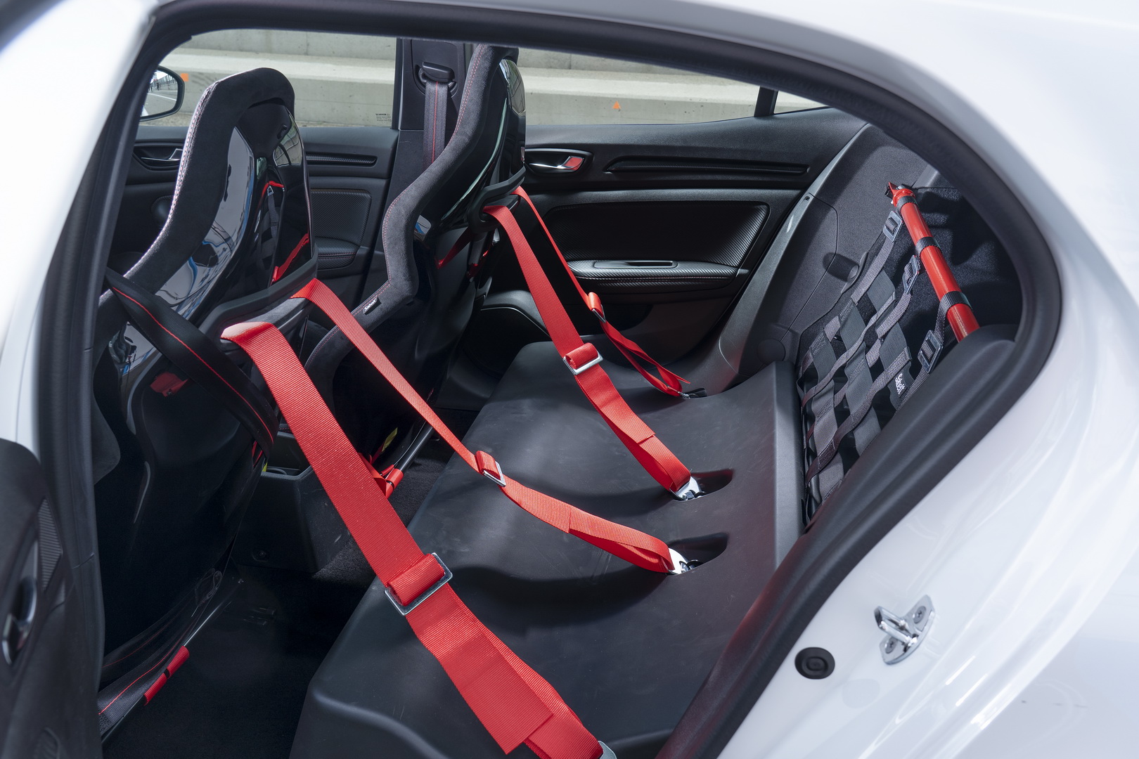 Megane RS Trophy-R Costs Up To £72,140 – Or £3K Less Than A 718 Cayman GT4