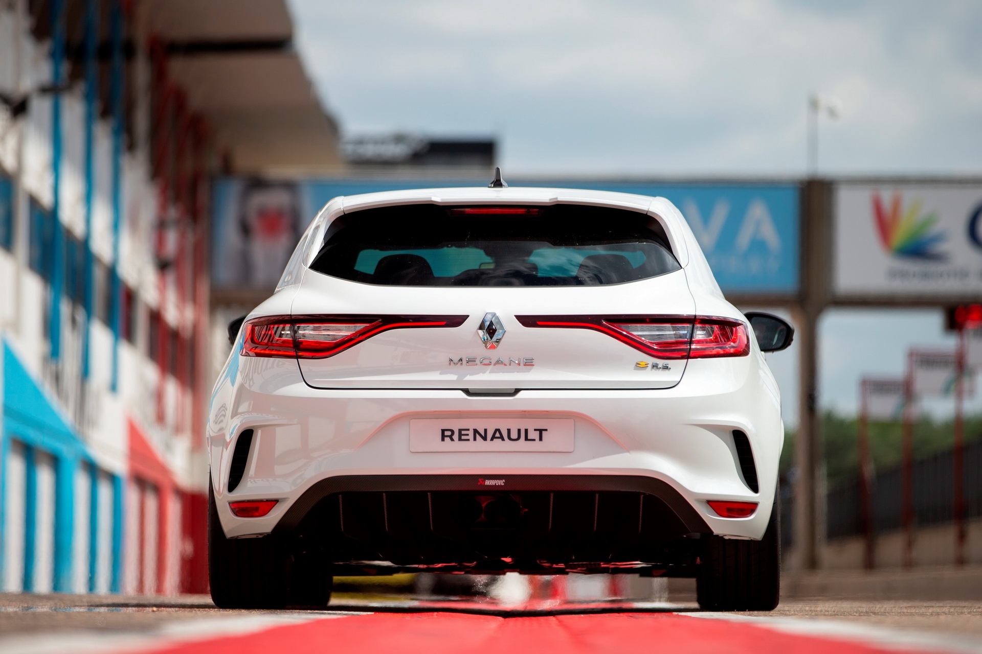 Renault Details Megane RS Trophy-R, The Purest Hot Hatch Of Them All