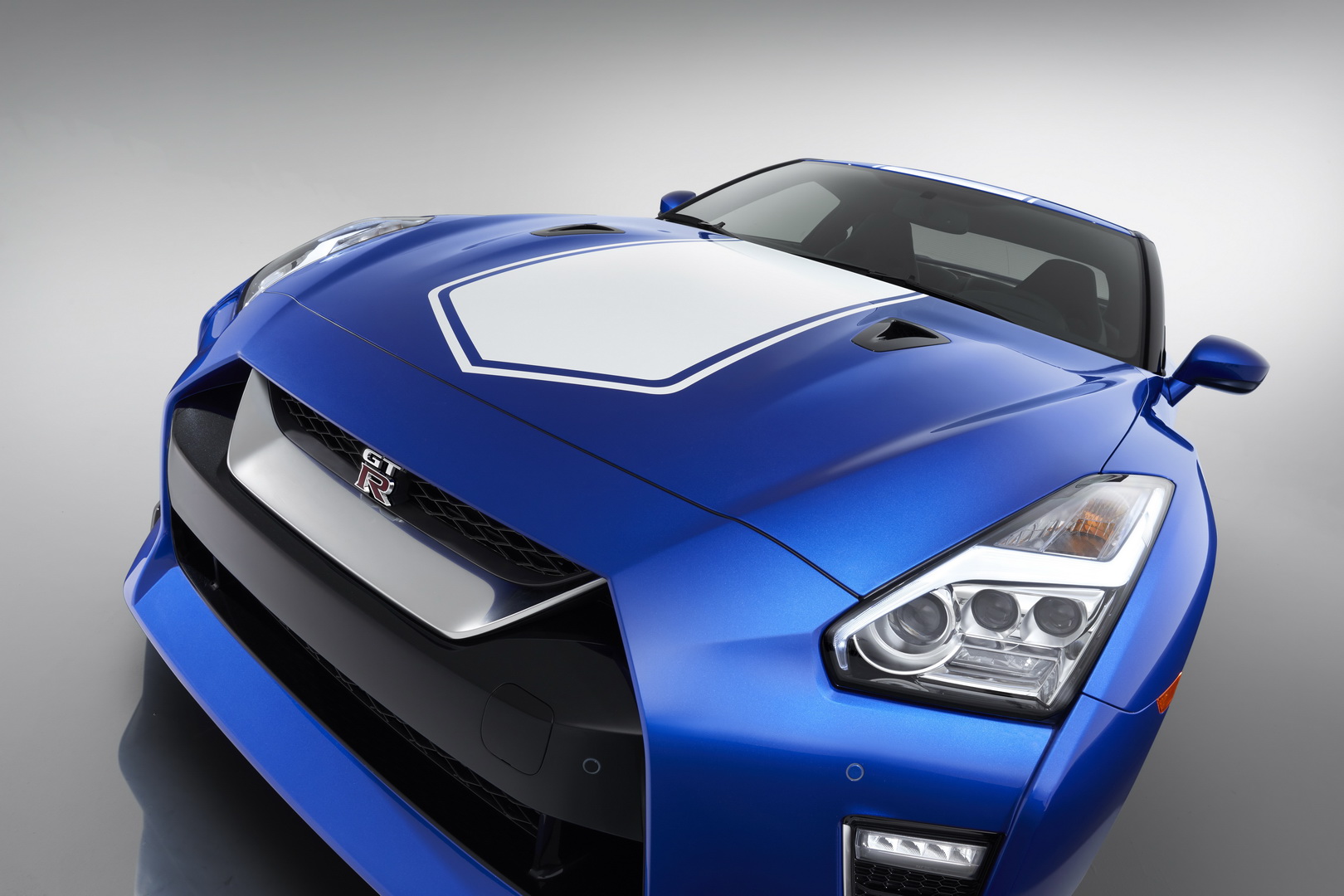 Nissan Prices 2020 GT-R From $113,540, NISMO From $210,740; Drops Over 120 Photos Too