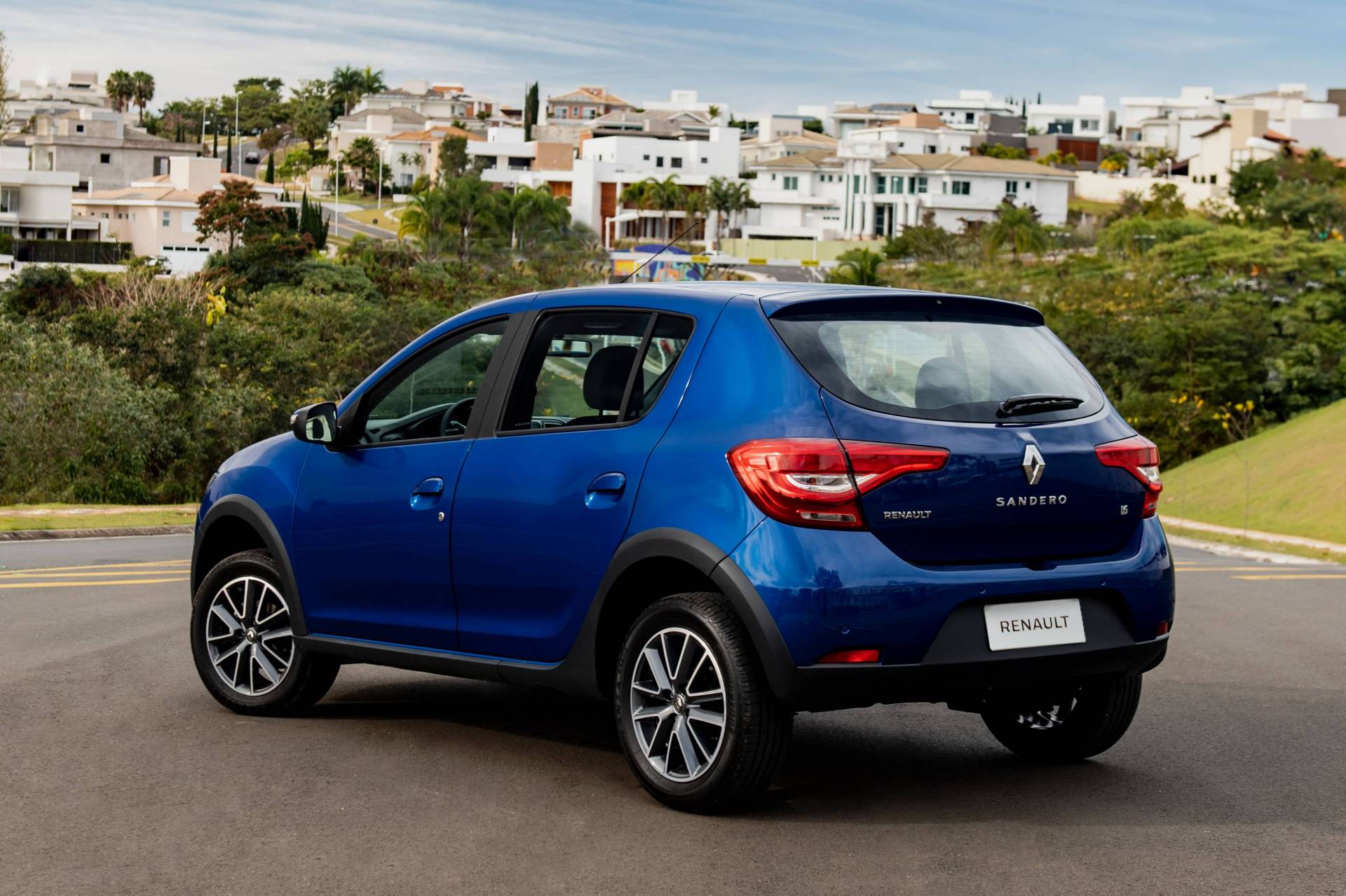 2020 Renault Logan, Sandero And Stepway Unveiled In Brazil With New Styling, CVT Option