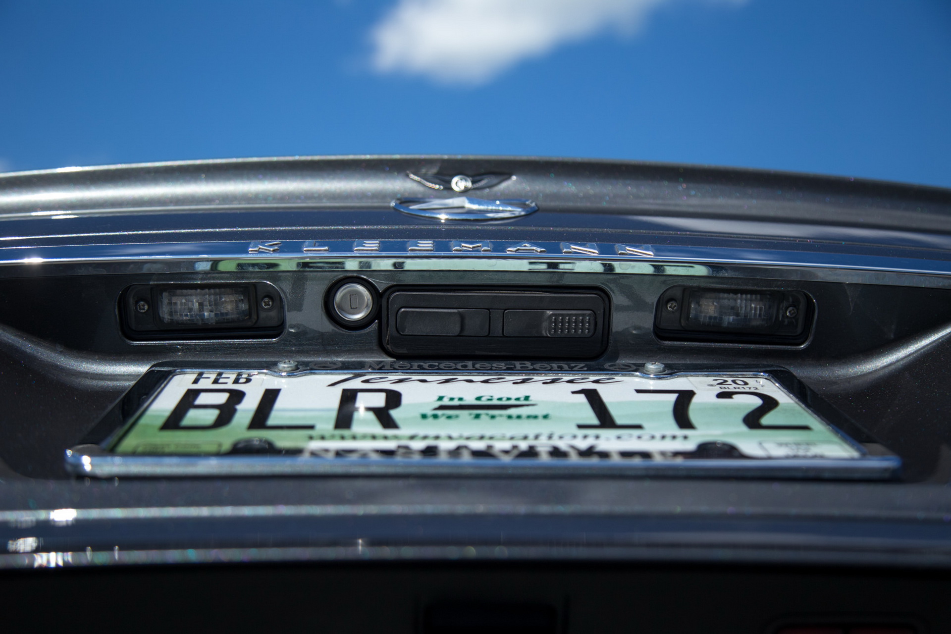 This 2003 Mercedes S55 AMG With Just 6,800 Miles Is As New As It Gets For A W220