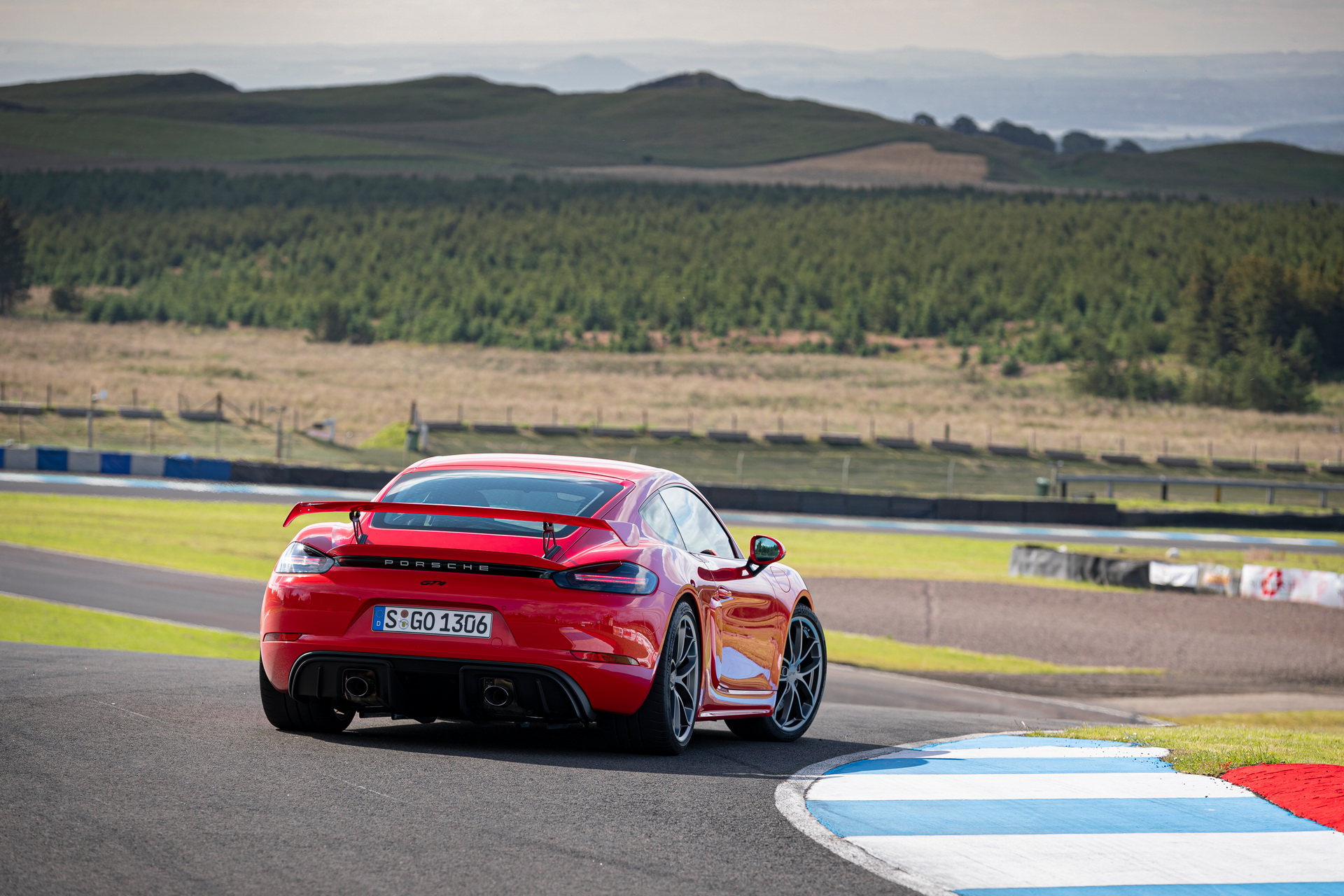 Massive Gallery Lets Us Bask In The Glory Of The 2020 Porsche 718 Cayman GT4