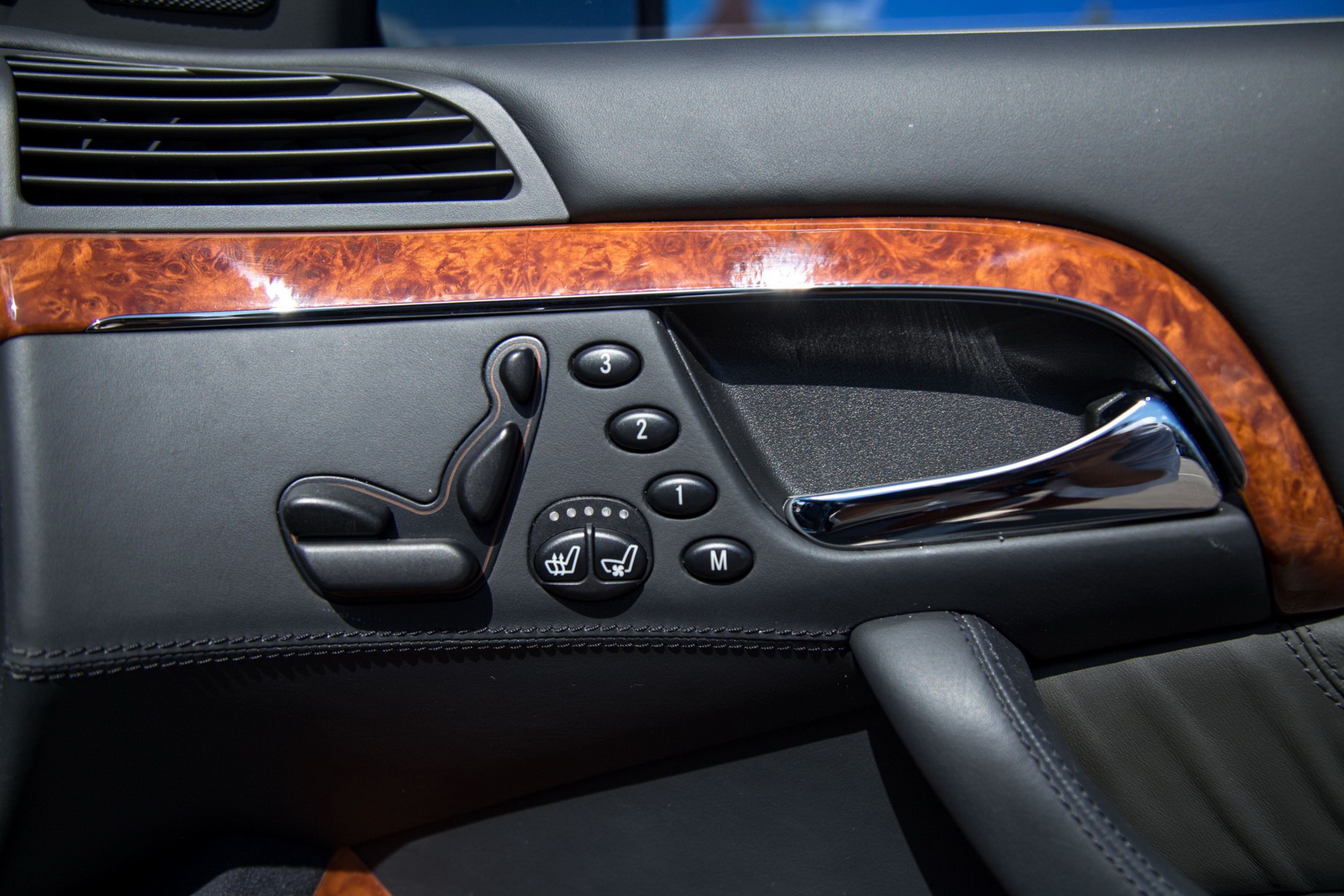 This 2003 Mercedes S55 AMG With Just 6,800 Miles Is As New As It Gets For A W220