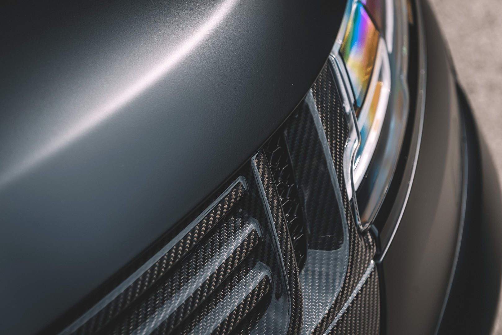 Blacked-Out Range Rover Velar Wants Way More Than A Drink To Go Home With You