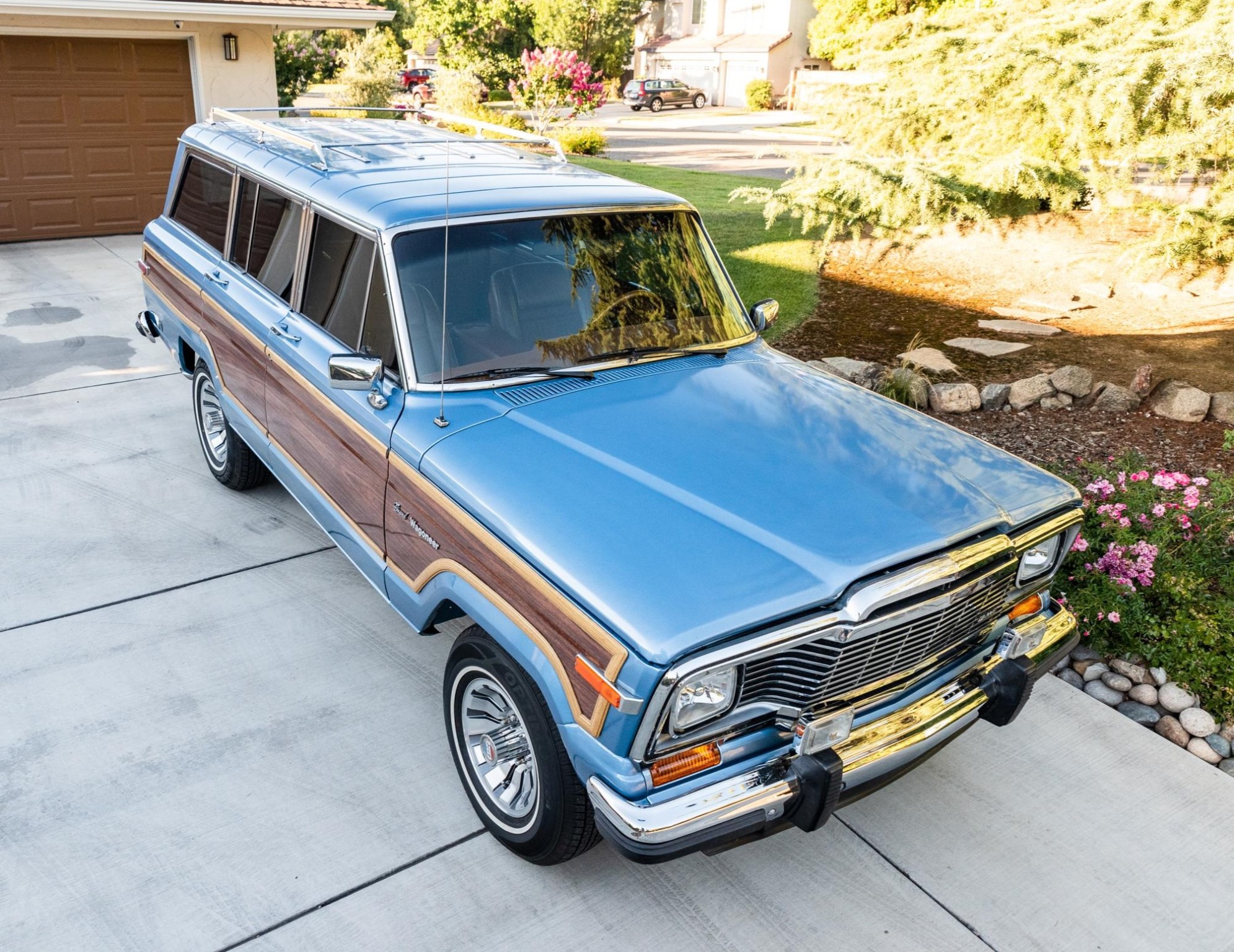 1984 Jeep Grand Wagoneer With ‘Vette LS1 V8 Swap Sells For A Cool $61,000