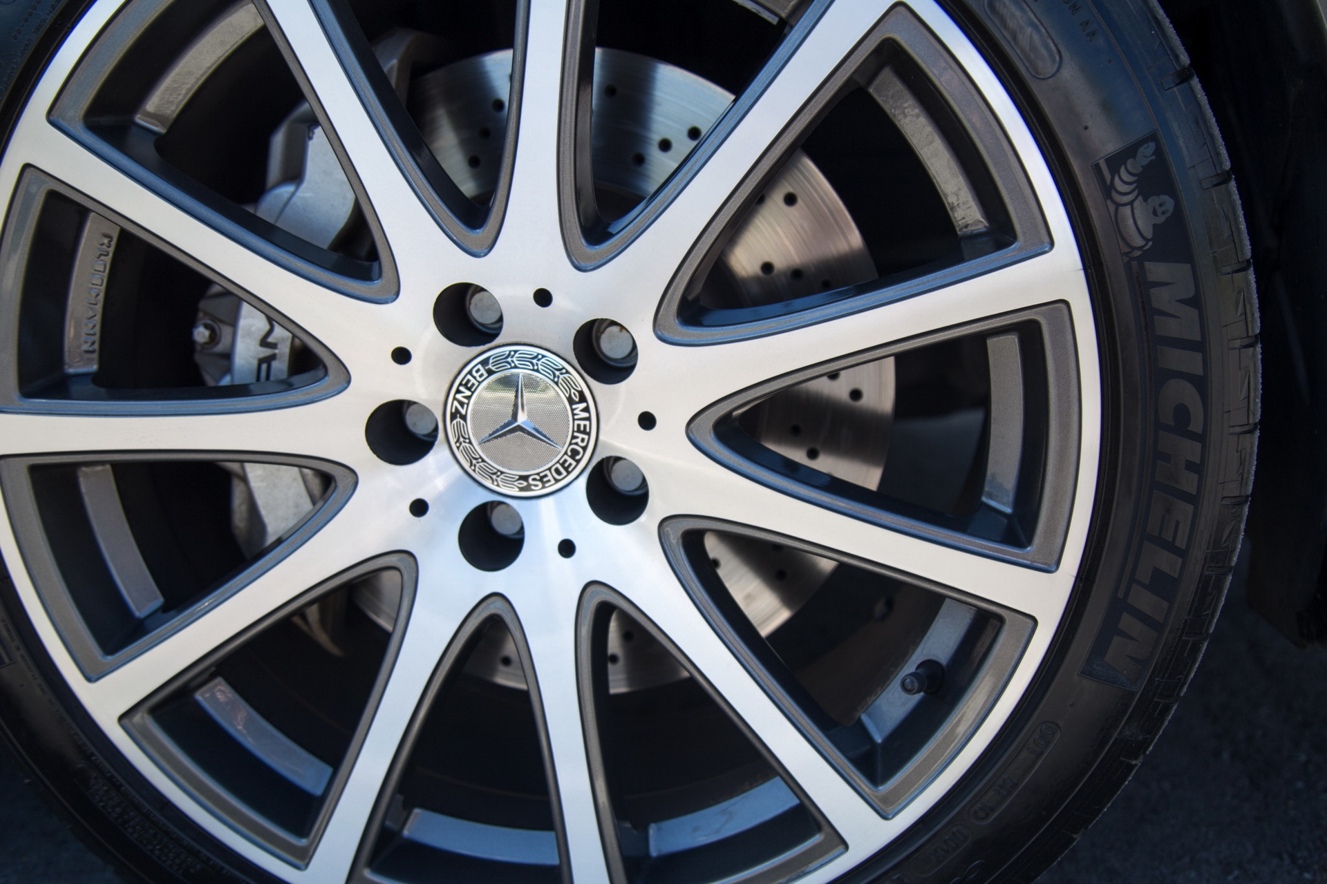 This 2003 Mercedes S55 AMG With Just 6,800 Miles Is As New As It Gets For A W220