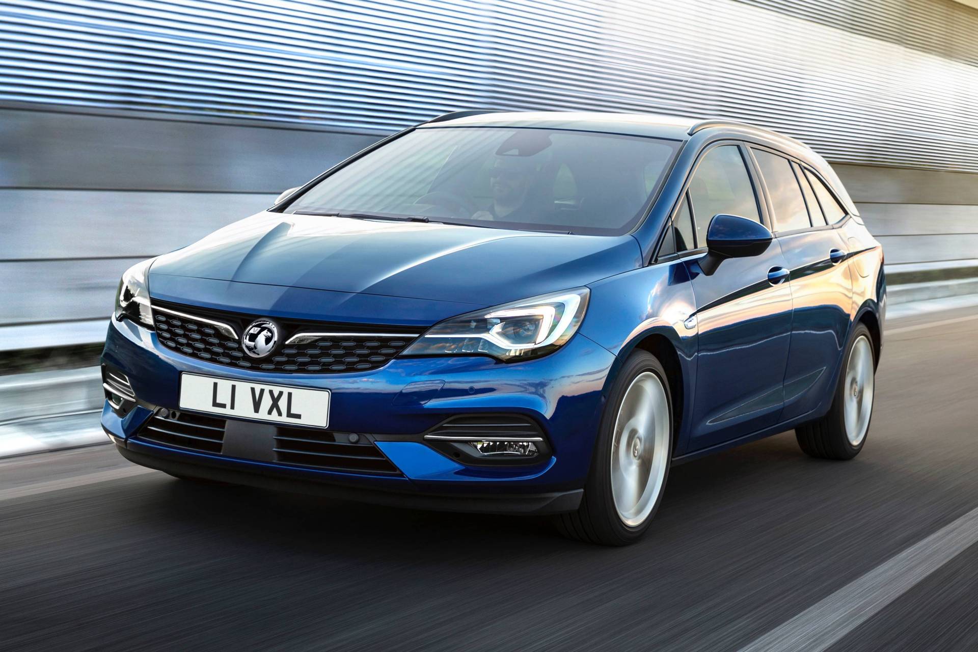 Facelifted 2020 Opel / Vauxhall Astra Breaks Cover With PSA 3-Cylinder Engines, Tech