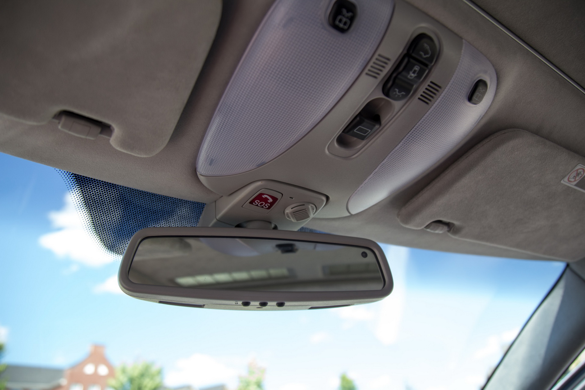 This 2003 Mercedes S55 AMG With Just 6,800 Miles Is As New As It Gets For A W220