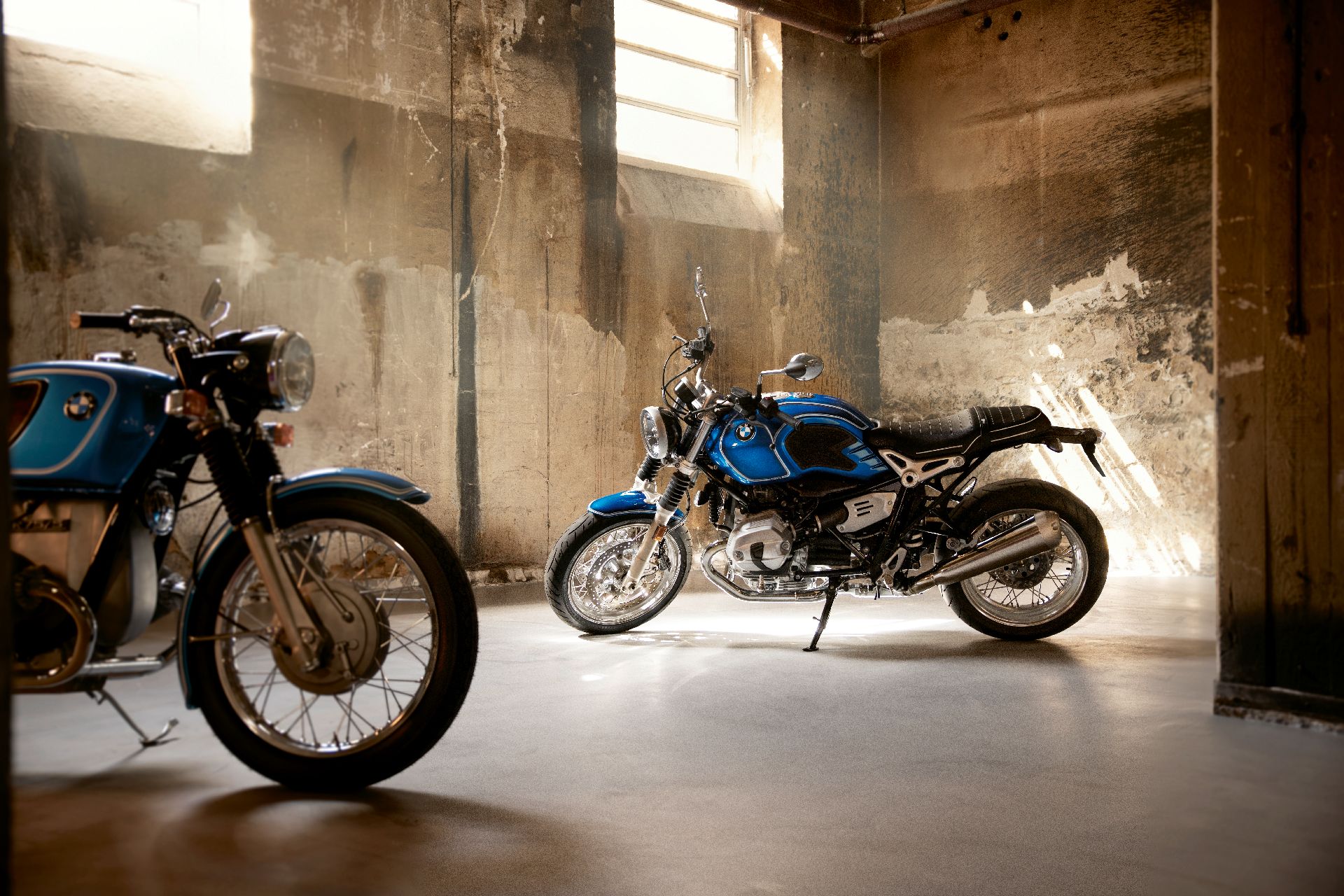 BMW R nineT /5 Combines Retro Looks With 21st Century Tech
