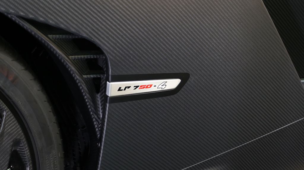 Carbon Lamborghini Veneno Roadster Is The Ultimate Way To Show Off