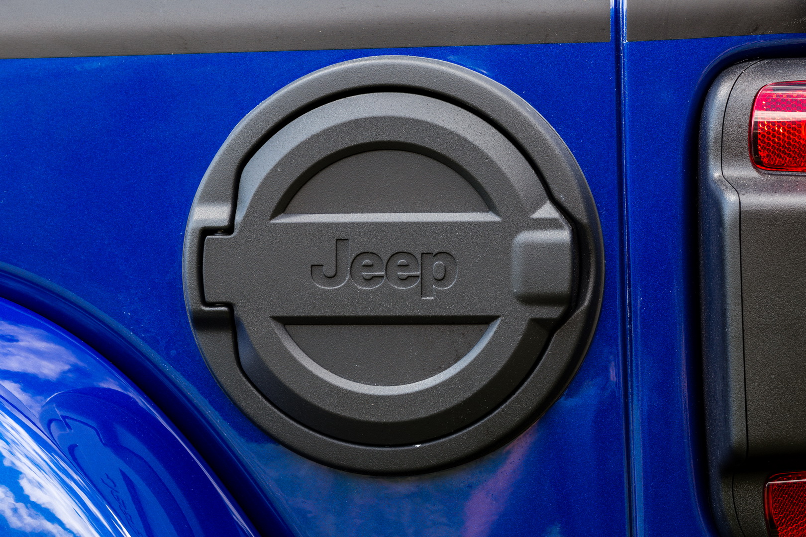 Euro-Spec Jeep Gladiator Getting 256 HP Diesel V6, Will Launch In 2020