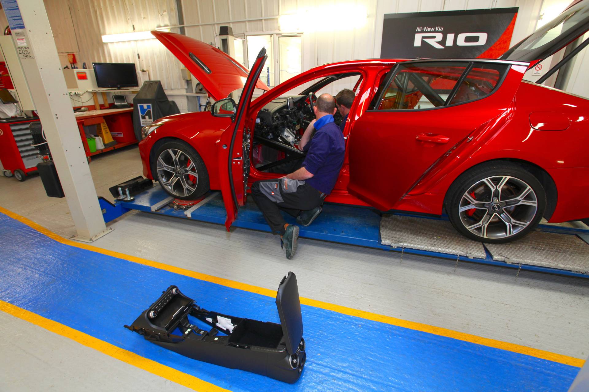 Kia Creates A 422 HP Stinger GT420 “Track Day Monster” After Saving It From The Crusher