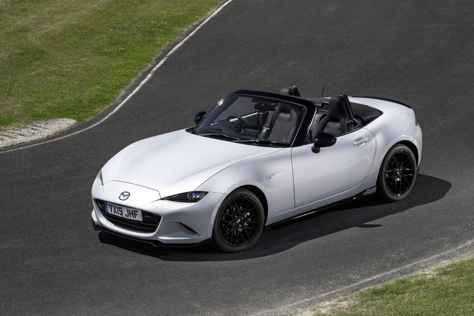 Personalize Your Mazda MX-5 With The Optional Cup And Design Packs