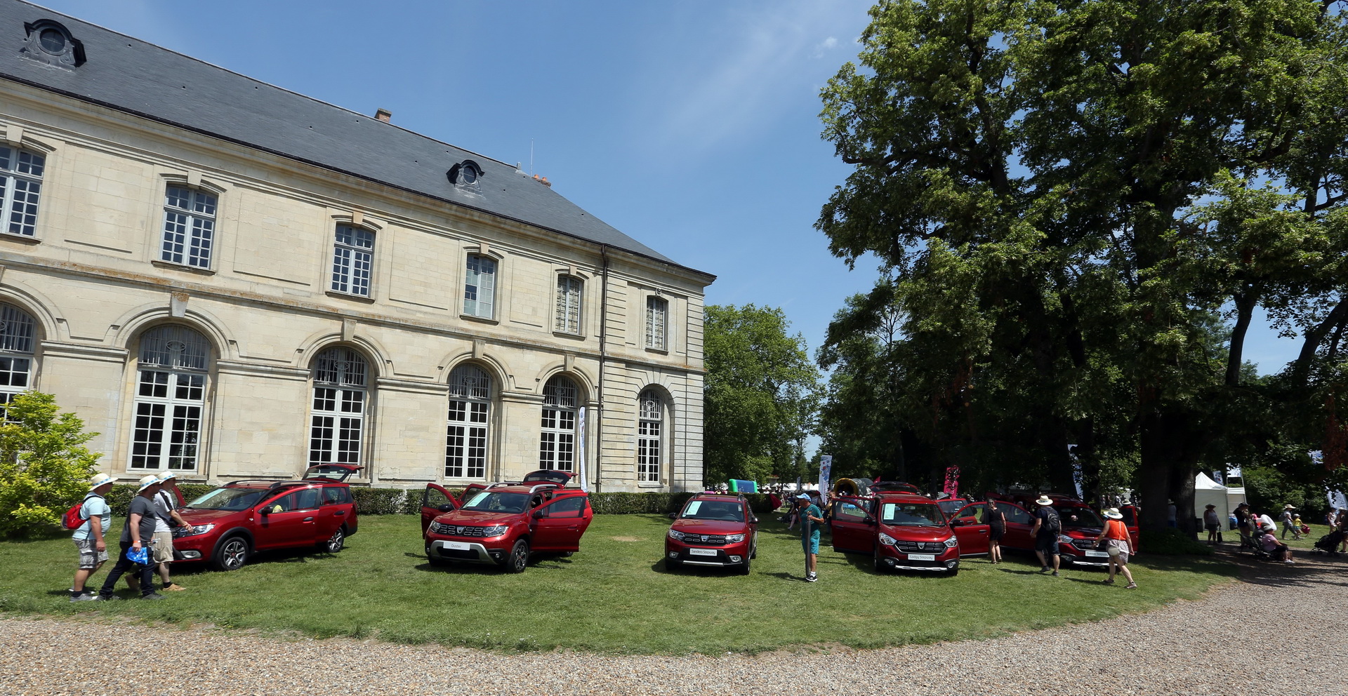 Dacia Launches Duster Black Collector Limited Edition, Deliveries Start In Autumn