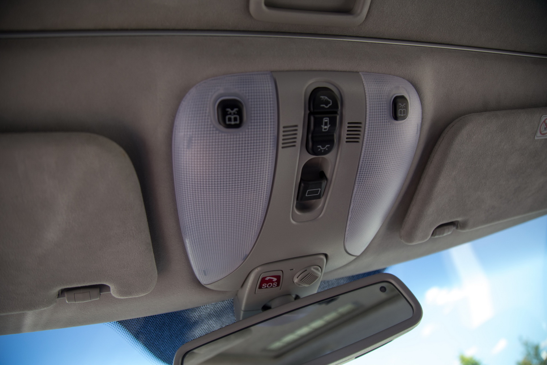 This 2003 Mercedes S55 AMG With Just 6,800 Miles Is As New As It Gets For A W220