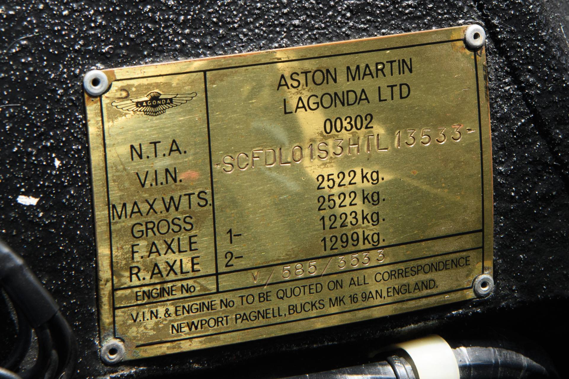 This 1987 Aston Martin Lagonda Shooting Brake Conversion Is Weirdly Appealing