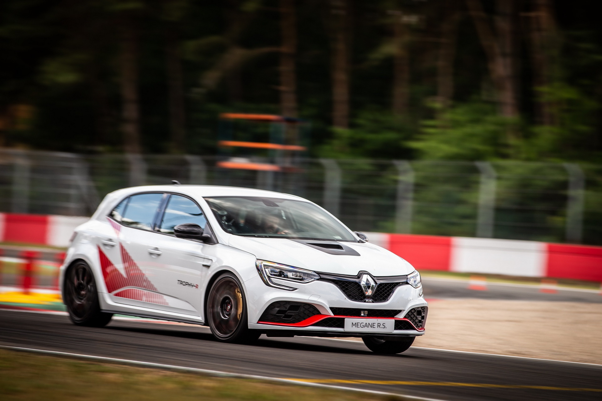 Renault Details Megane RS Trophy-R, The Purest Hot Hatch Of Them All