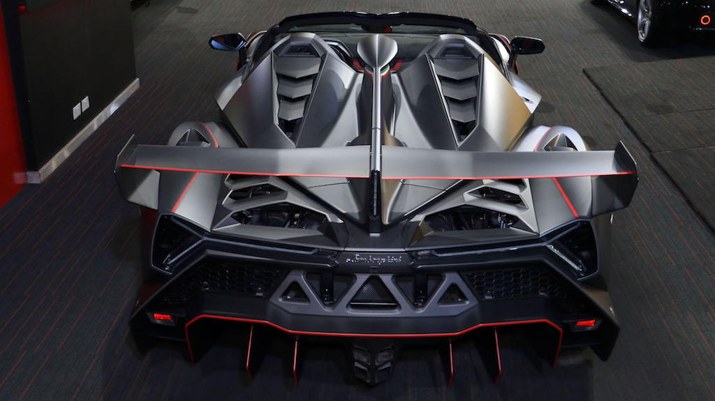 Carbon Lamborghini Veneno Roadster Is The Ultimate Way To Show Off
