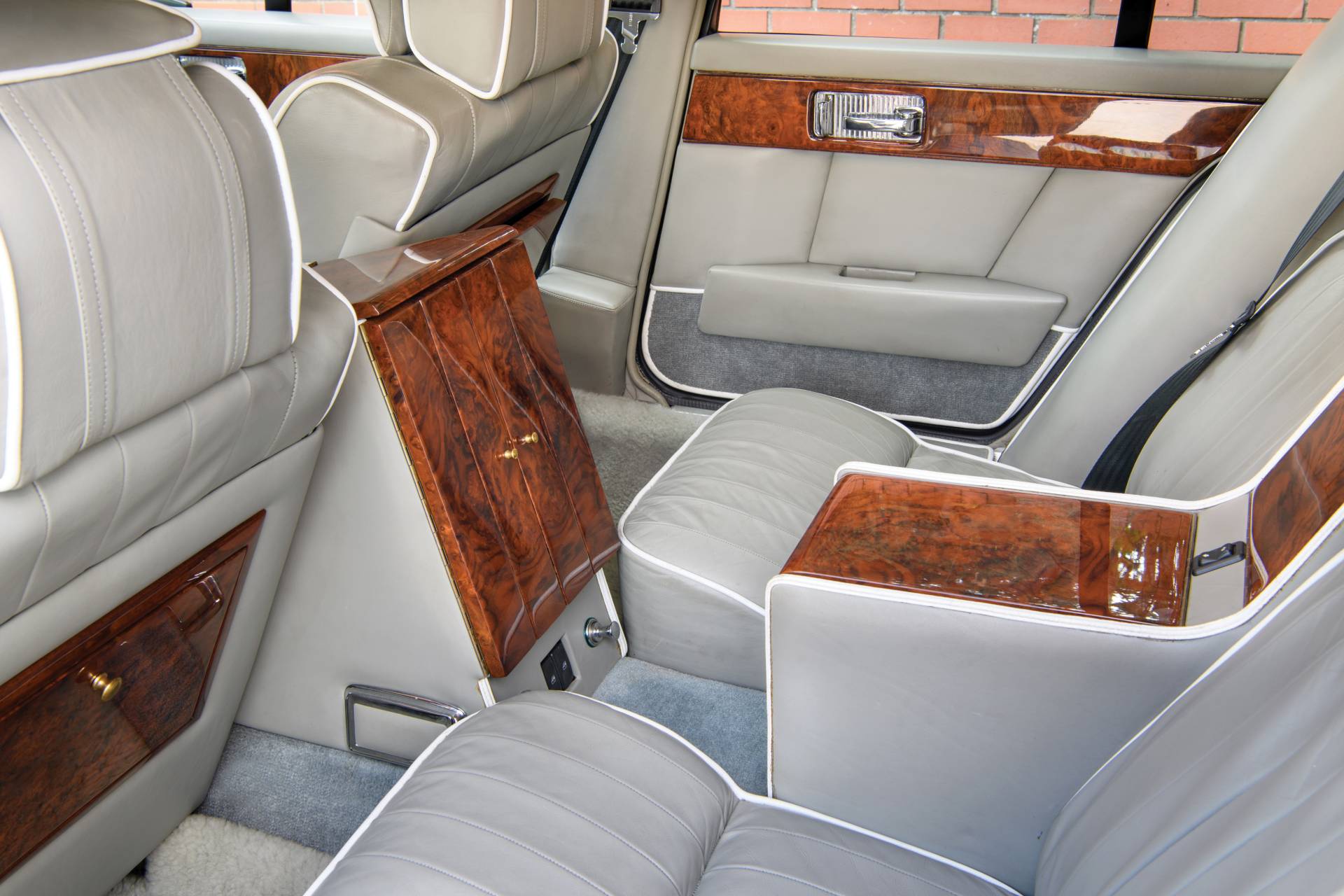 This 1987 Aston Martin Lagonda Shooting Brake Conversion Is Weirdly Appealing