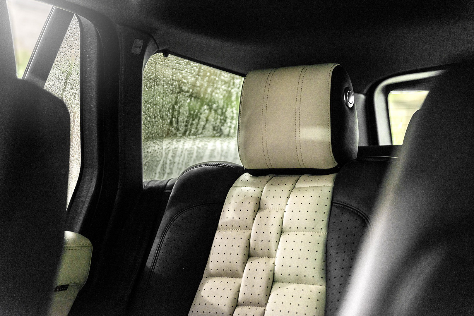 Ride Like A 2016 Football Star With Kahn’s Custom Range Rover V8