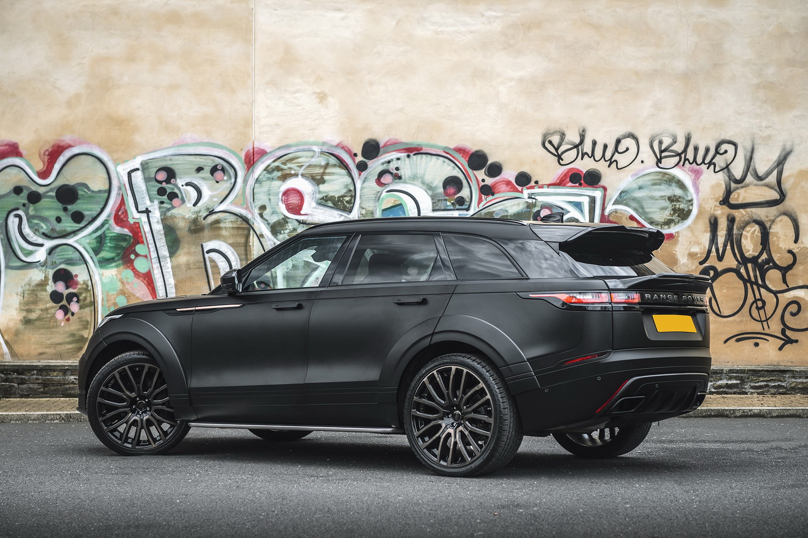 Blacked-Out Range Rover Velar Wants Way More Than A Drink To Go Home With You