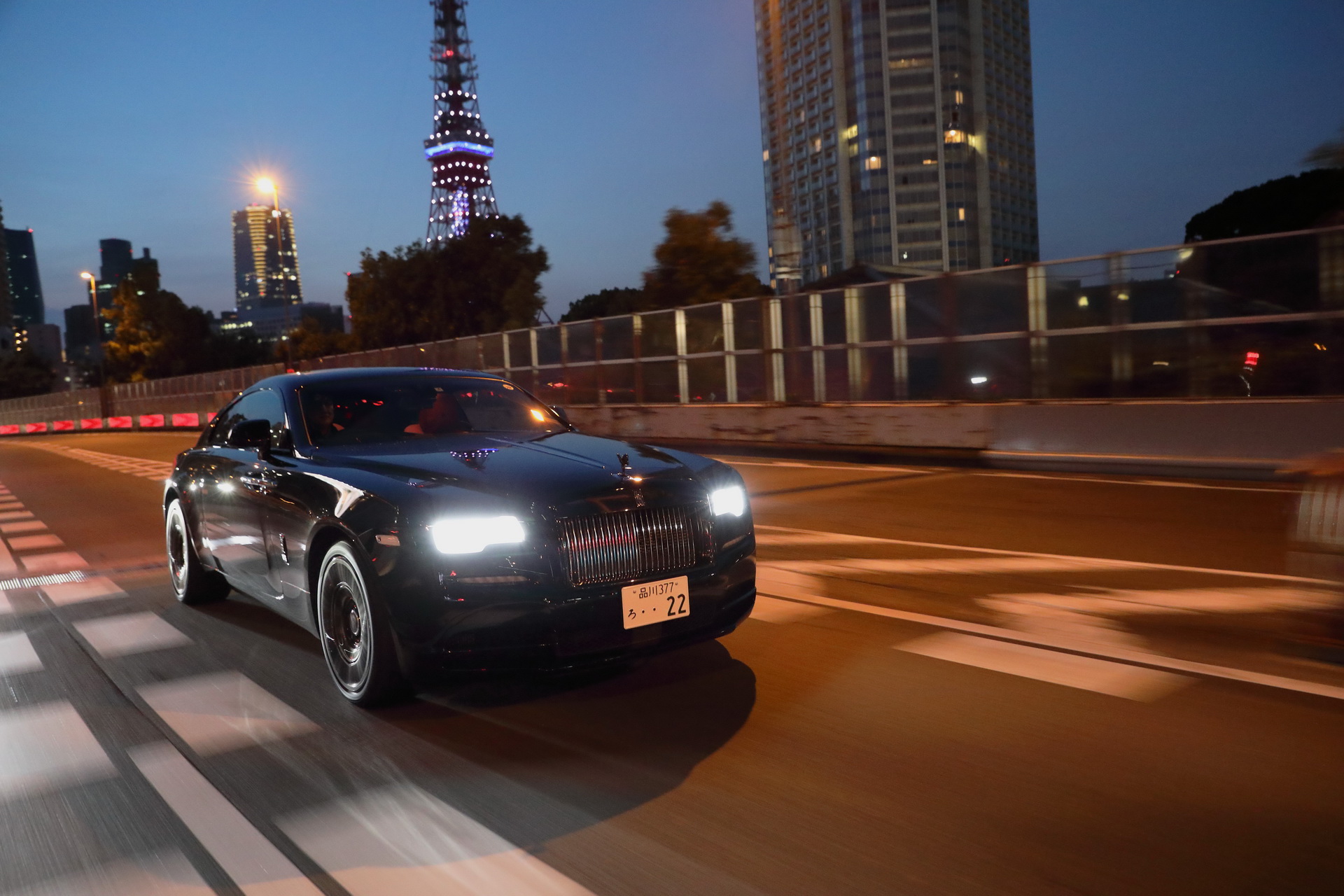 Rolls-Royce Black Badge Models Take Over The Streets Of Tokyo