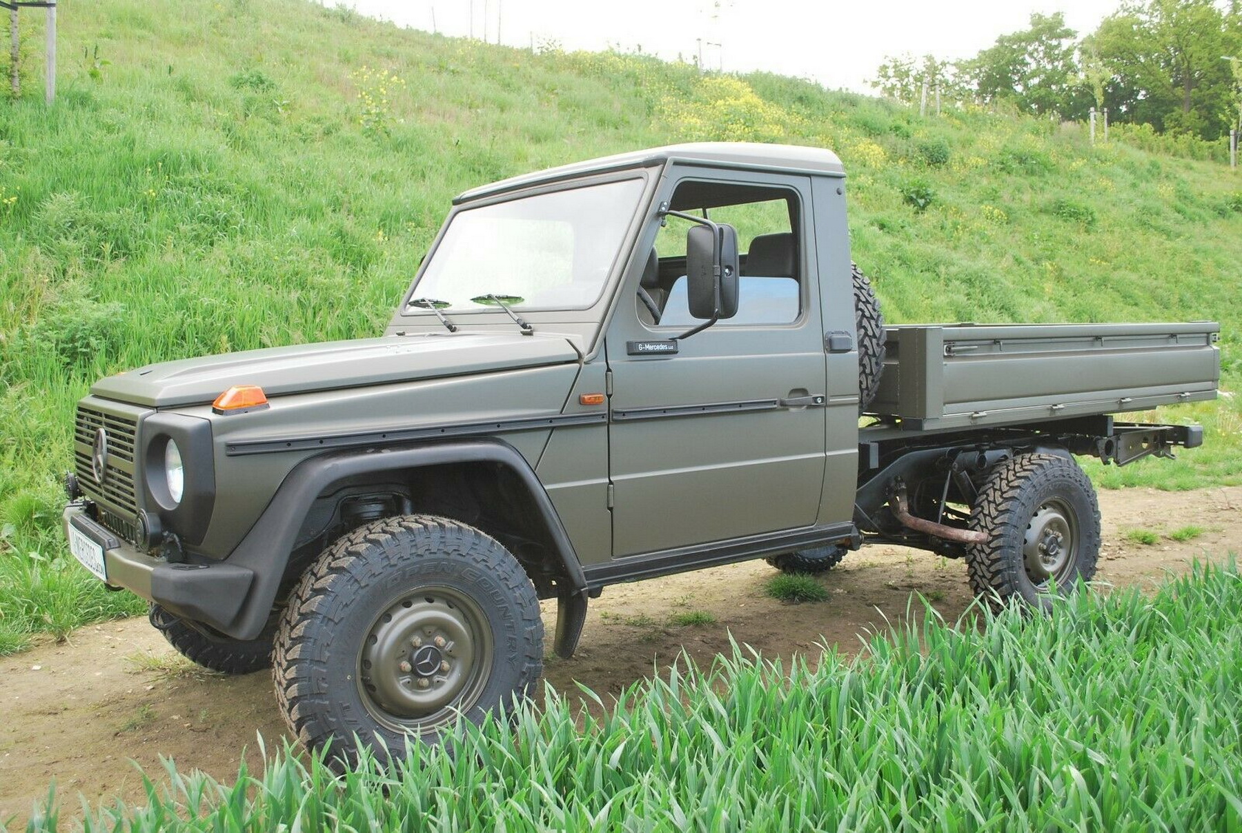 Cancel That Gladiator – There’s An Army-Spec G-Class Pickup For Sale