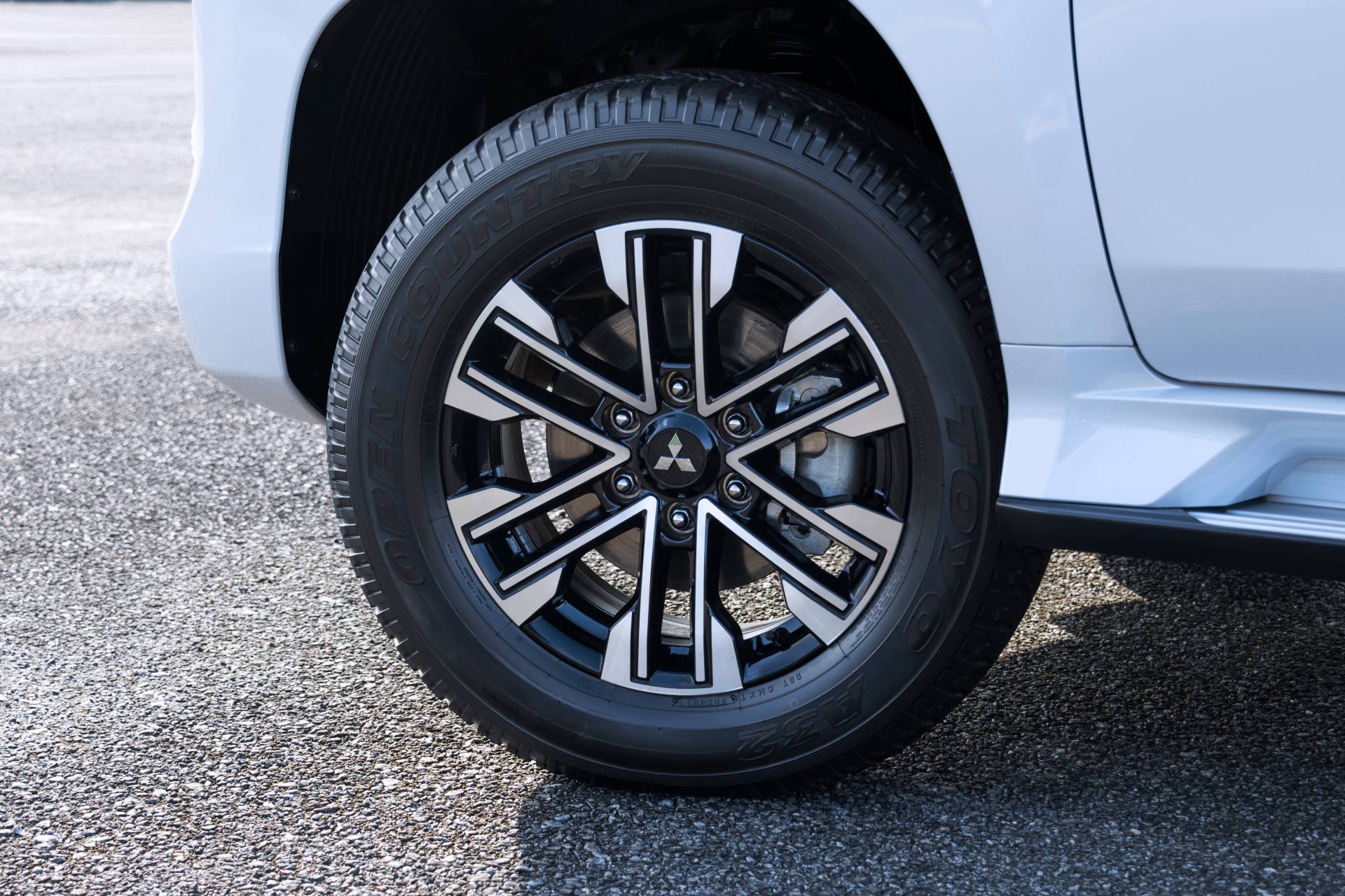 2020 Mitsubishi Pajero Sport Debuts With Updated Design, New Tech