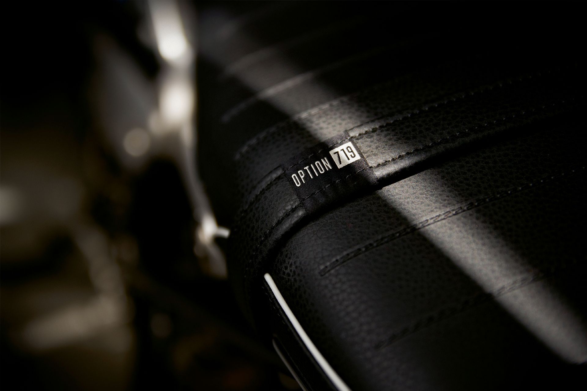 BMW R nineT /5 Combines Retro Looks With 21st Century Tech