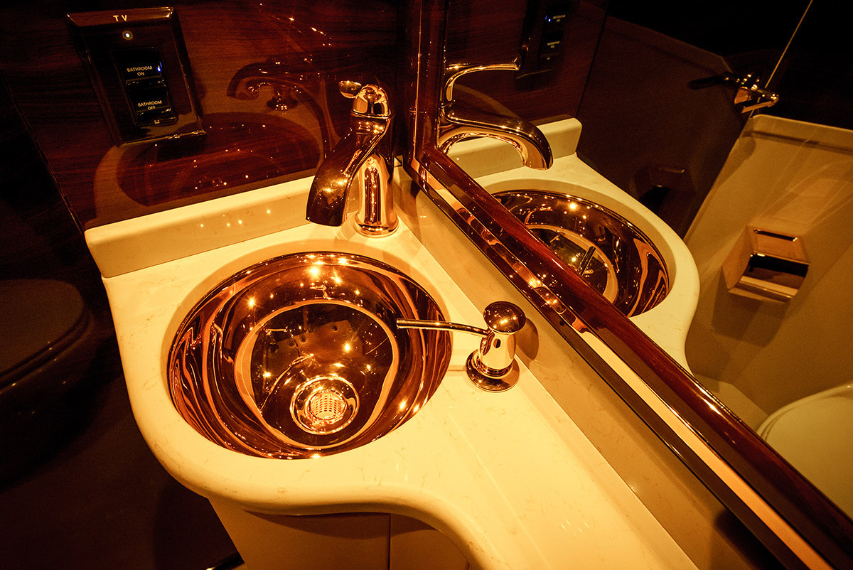 Lexani’s $1 Million G-77 Sky Master Ford F-550 Looks Like A Luxury Jet Inside