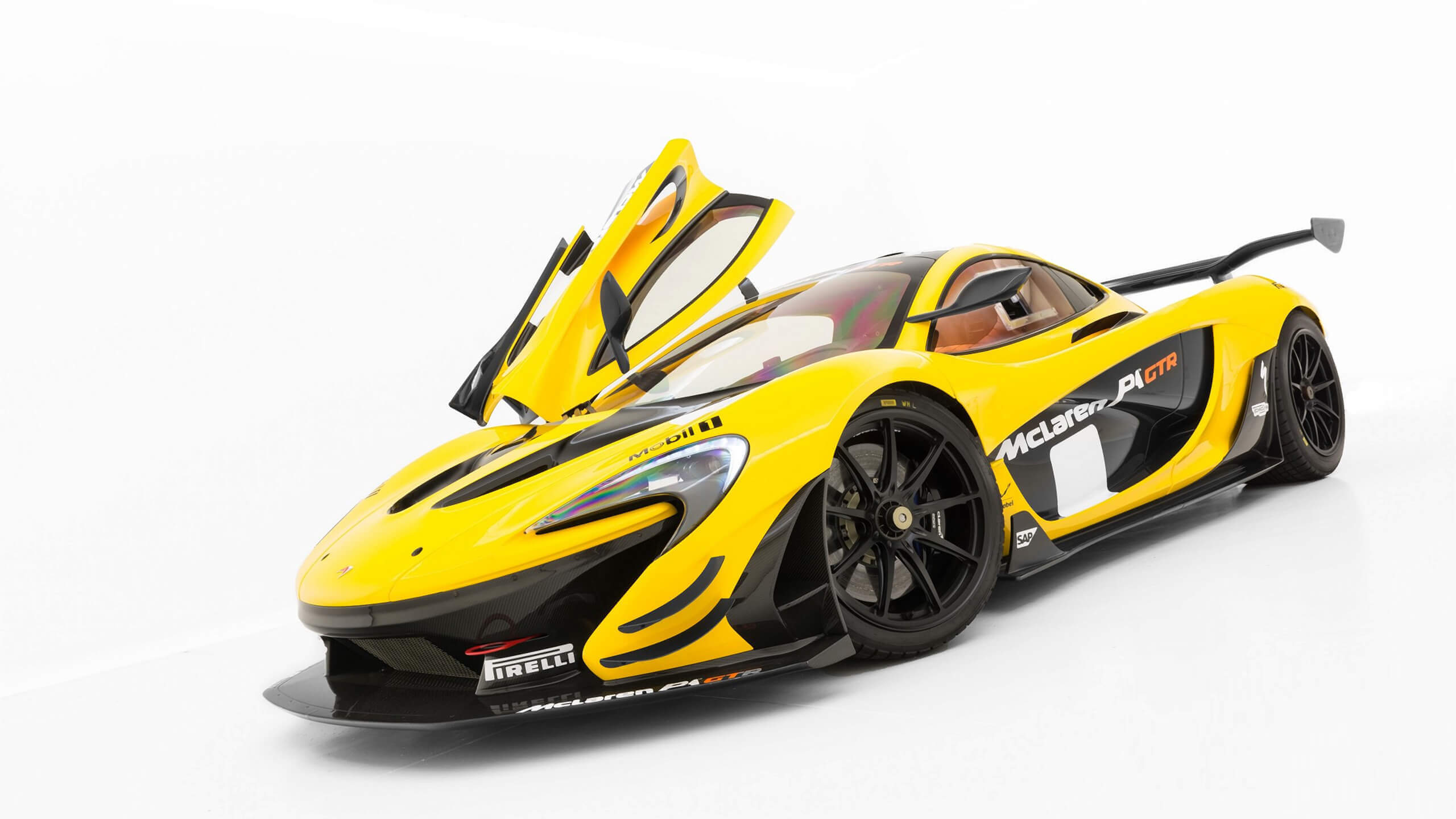 This Street-Legal McLaren P1 GTR Is Perfect For Well-Off Petrolheads