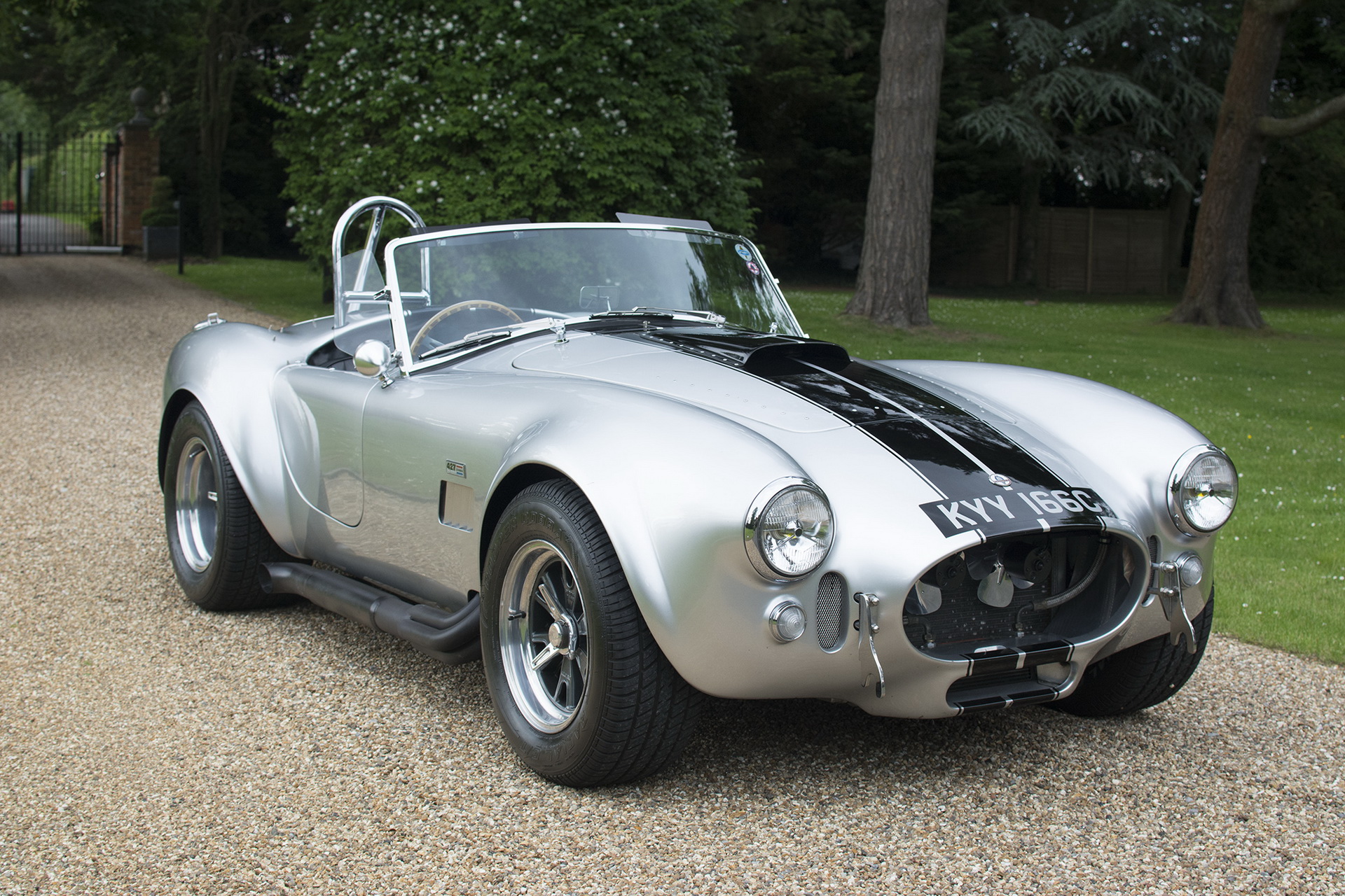Celebrity Owned Shelby Cobra 427 S C Recreation Could Become Your Own Firestarter Carscoops