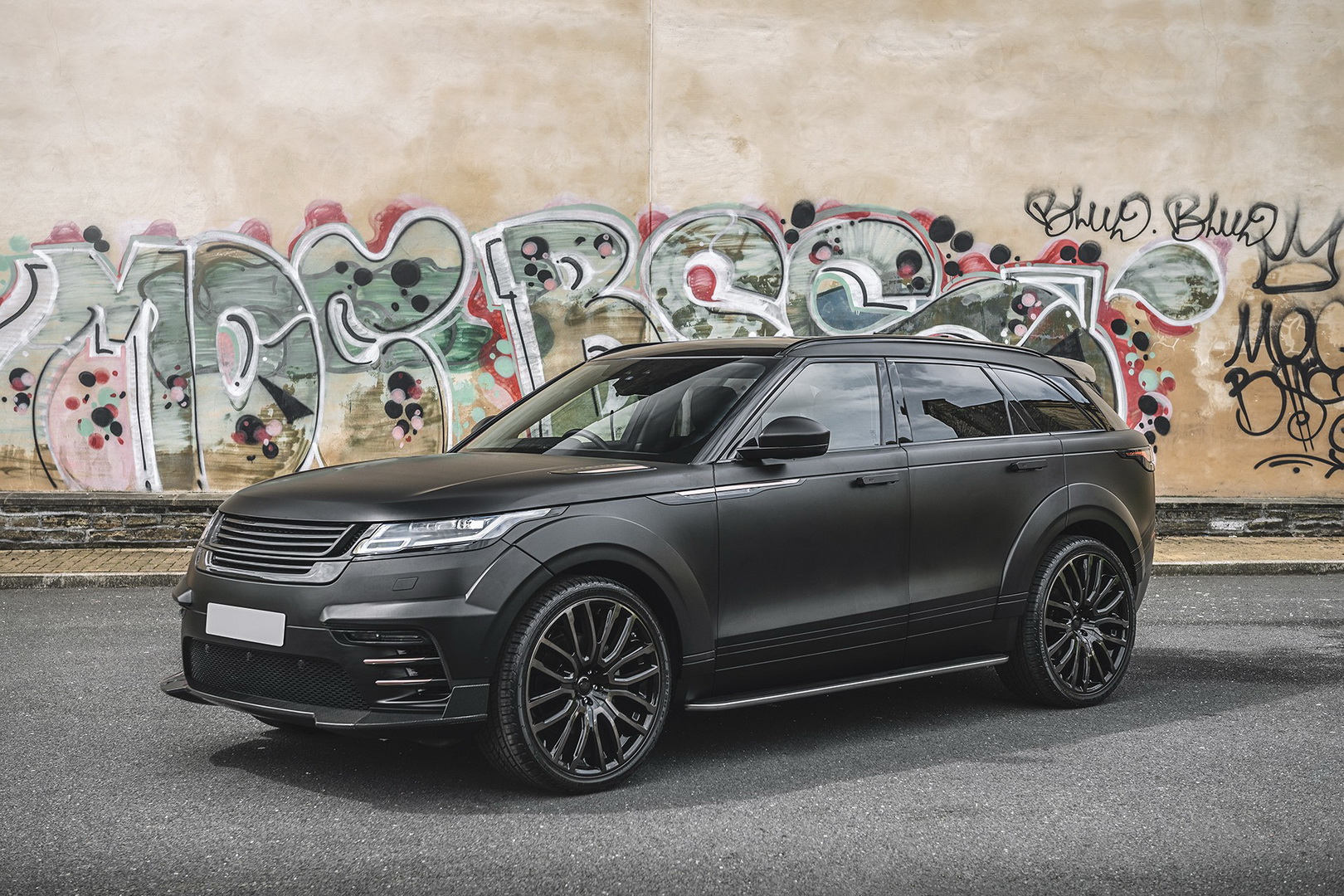 Blacked-Out Range Rover Velar Wants Way More Than A Drink To Go Home With You