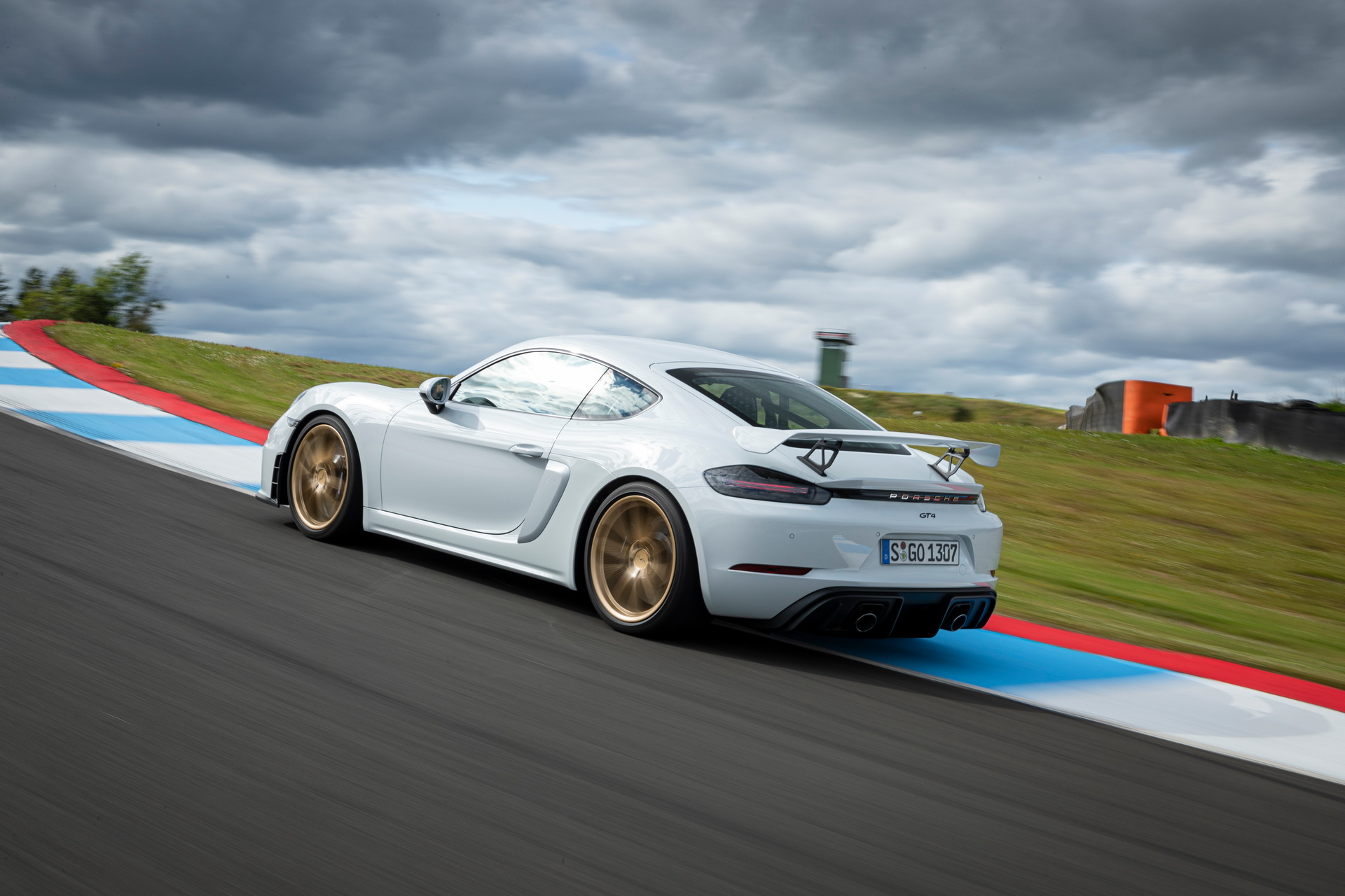 Massive Gallery Lets Us Bask In The Glory Of The 2020 Porsche 718 Cayman GT4