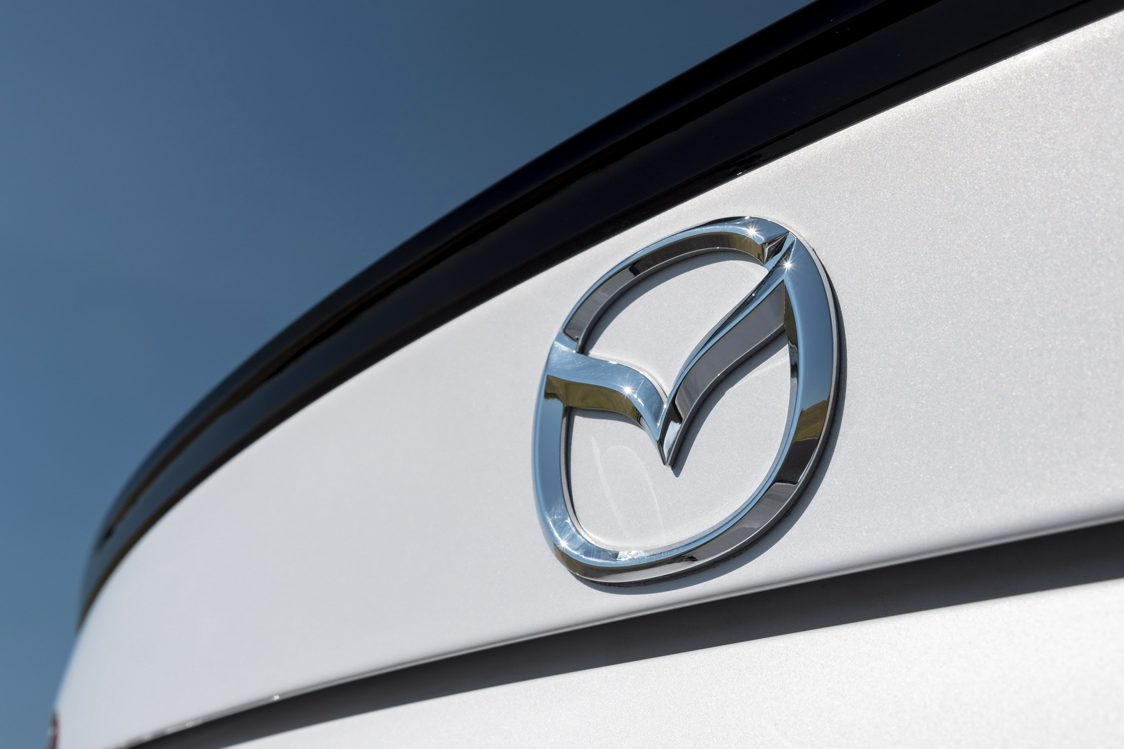 Personalize Your Mazda MX-5 With The Optional Cup And Design Packs