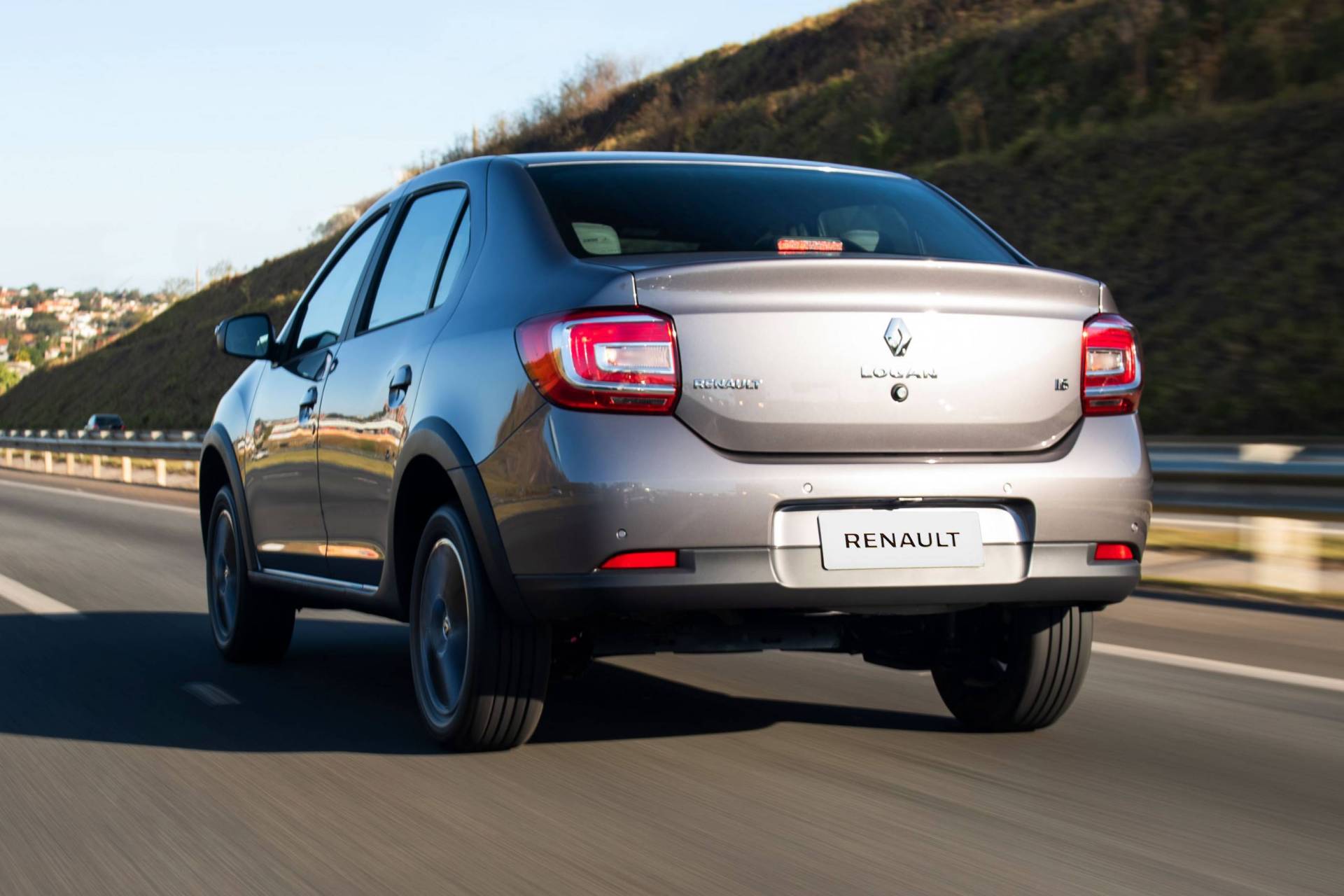 2020 Renault Logan, Sandero And Stepway Unveiled In Brazil With New Styling, CVT Option