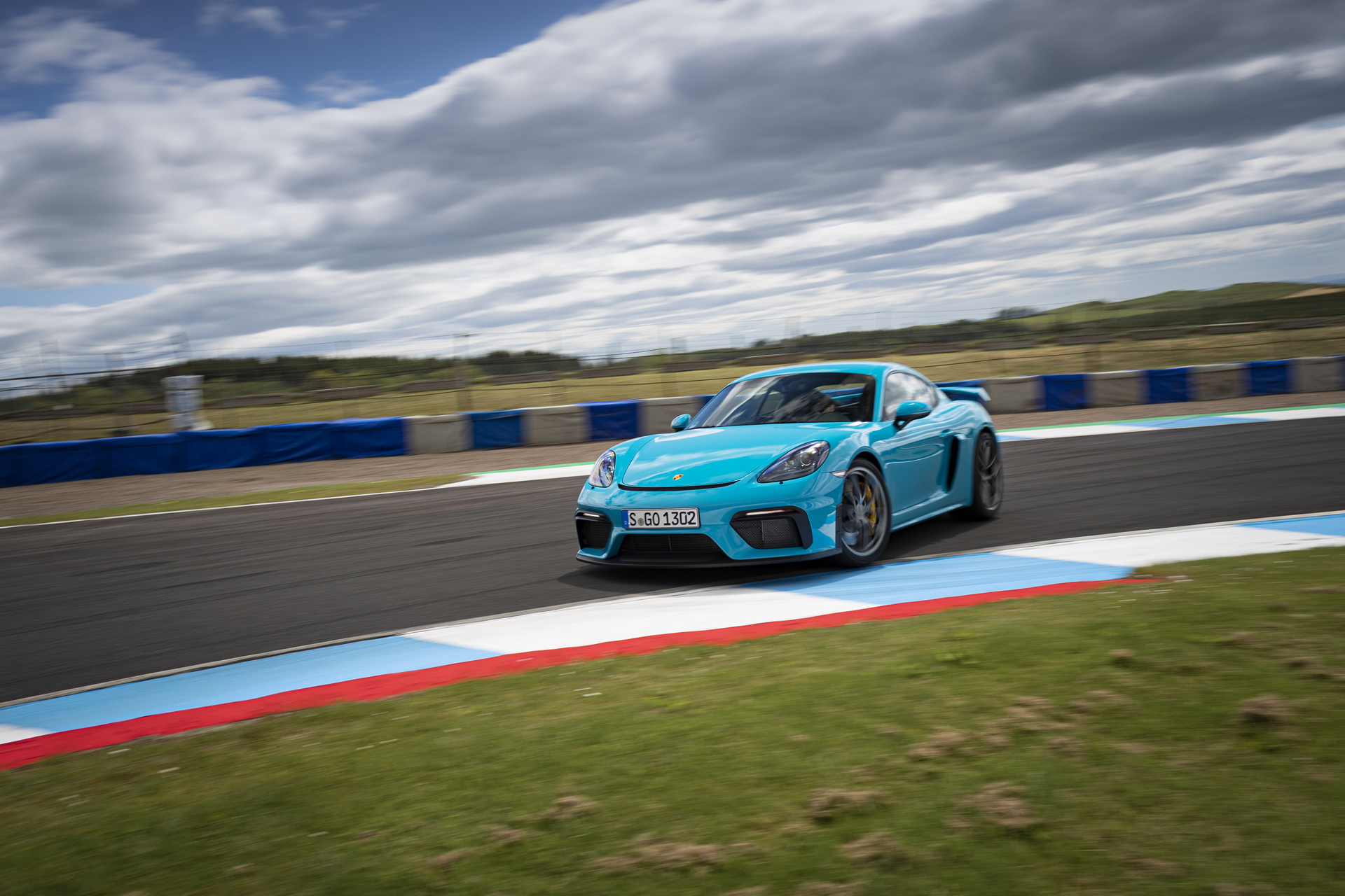 Massive Gallery Lets Us Bask In The Glory Of The 2020 Porsche 718 Cayman GT4