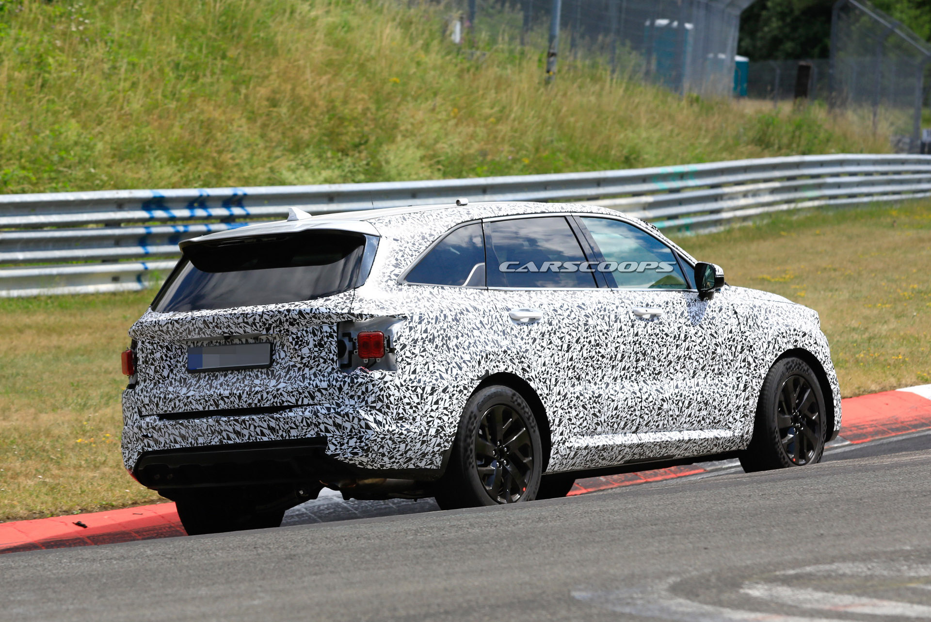 2021 Kia Sorento Hits The Track Wearing Tighter-Fitting Camo
