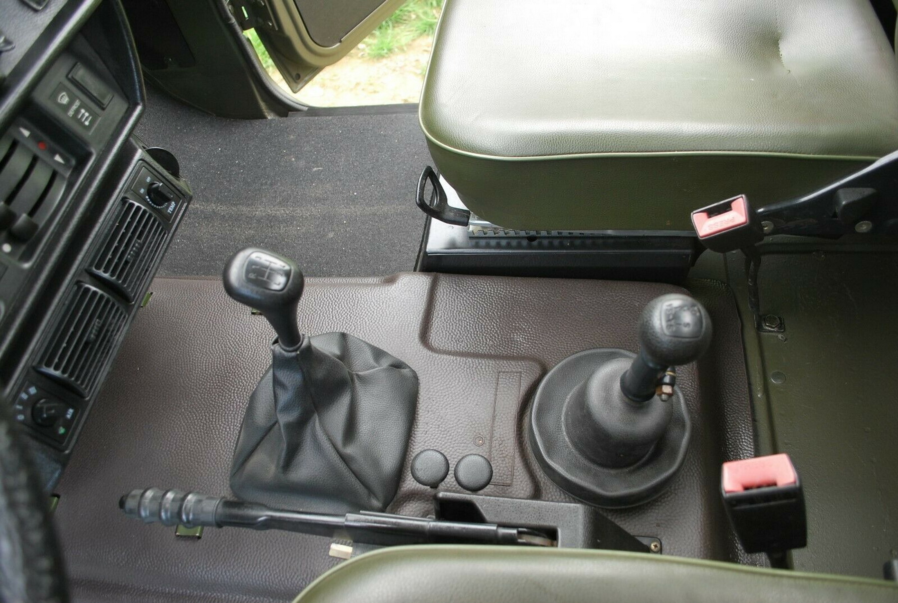 Cancel That Gladiator – There’s An Army-Spec G-Class Pickup For Sale