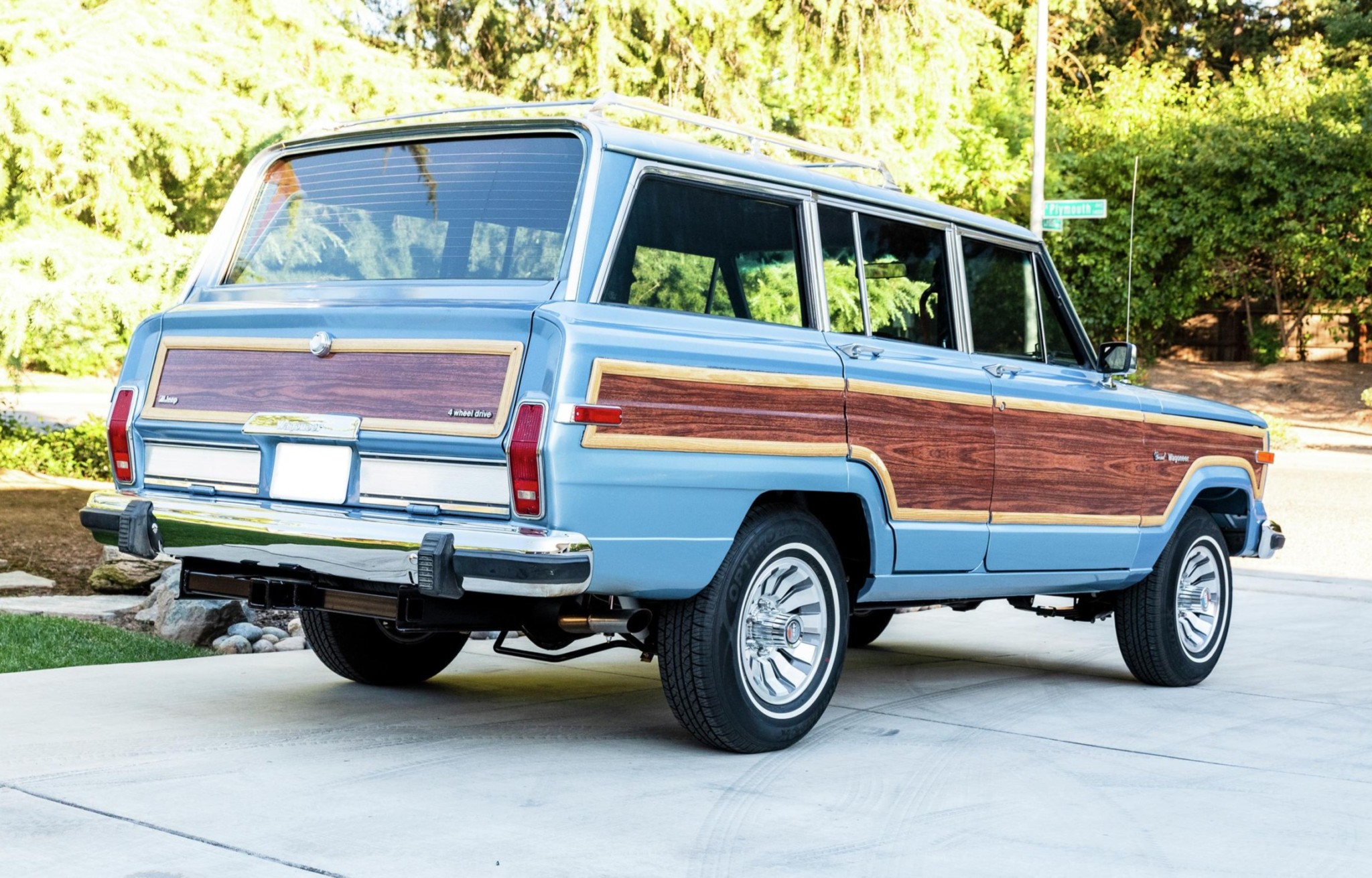1984 Jeep Grand Wagoneer With ‘Vette LS1 V8 Swap Sells For A Cool $61,000